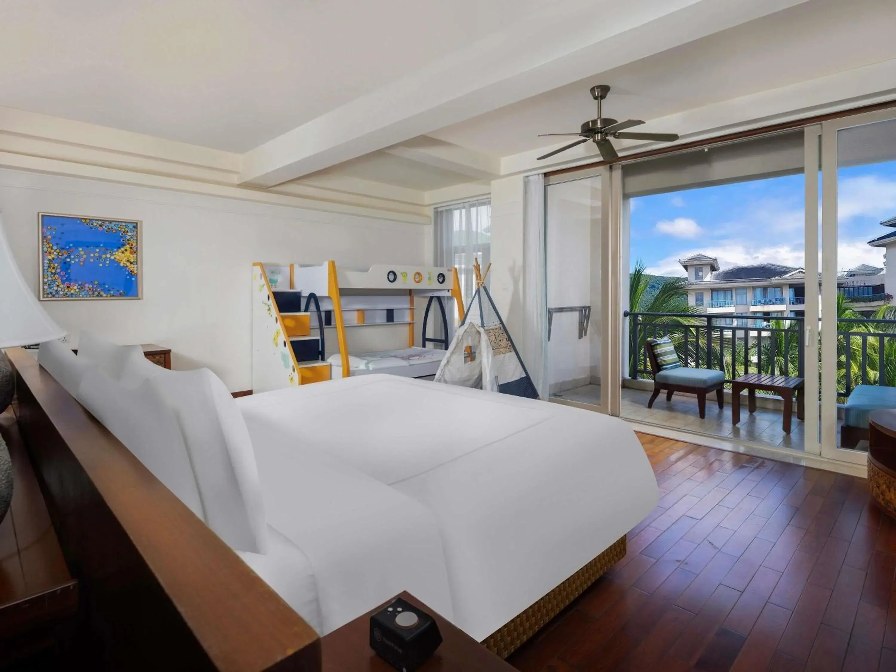 Swiss Signature Room, 1 King Size Bed, Children Theme in Swissôtel & Spa Sanya Yalong Bay Swiss Signature Room, 1 King Size Bed, Children Theme in Swissôtel & Spa Sanya Yalong Bay