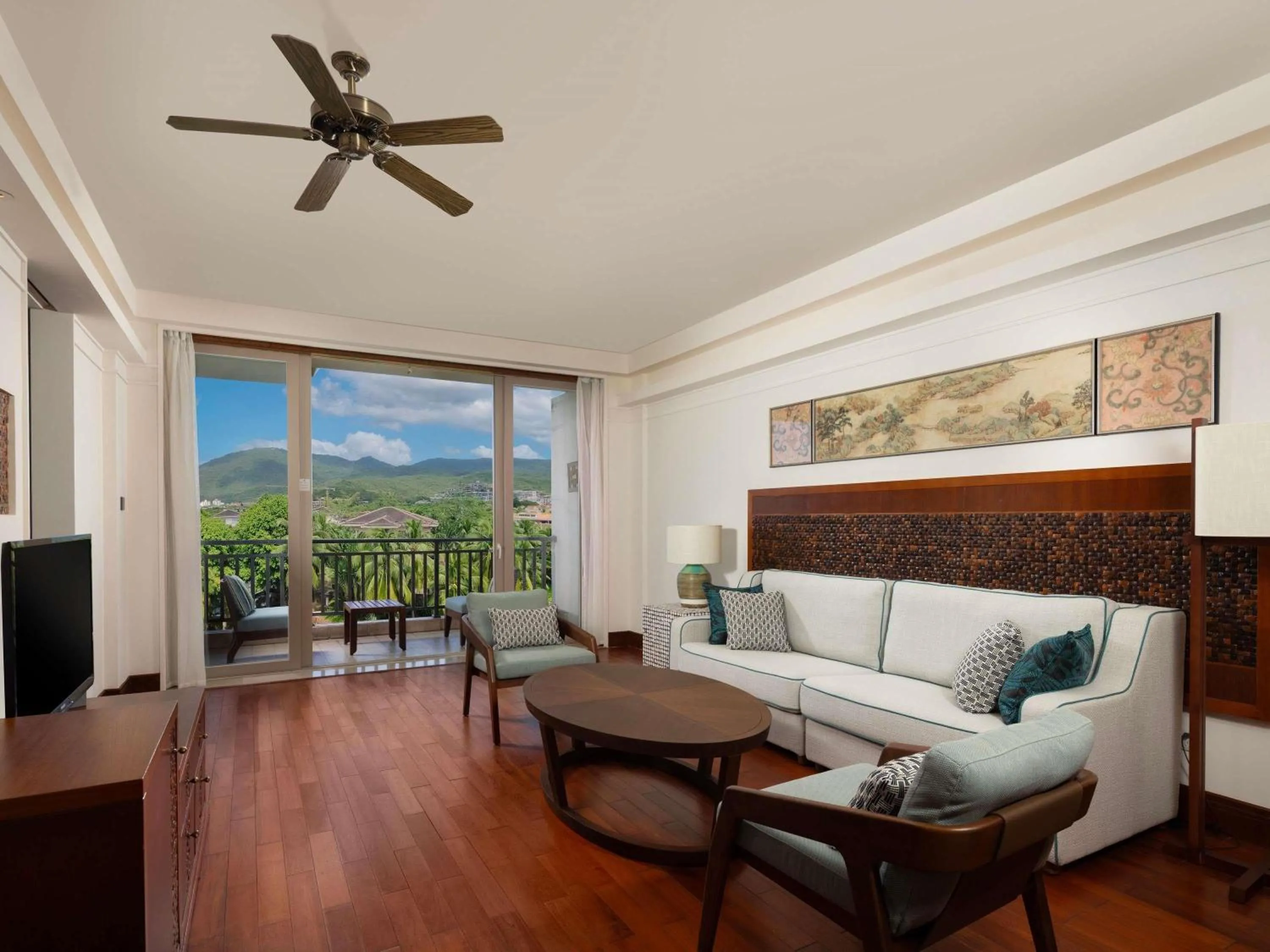 Photo of the whole room in Swissôtel & Spa Sanya Yalong Bay