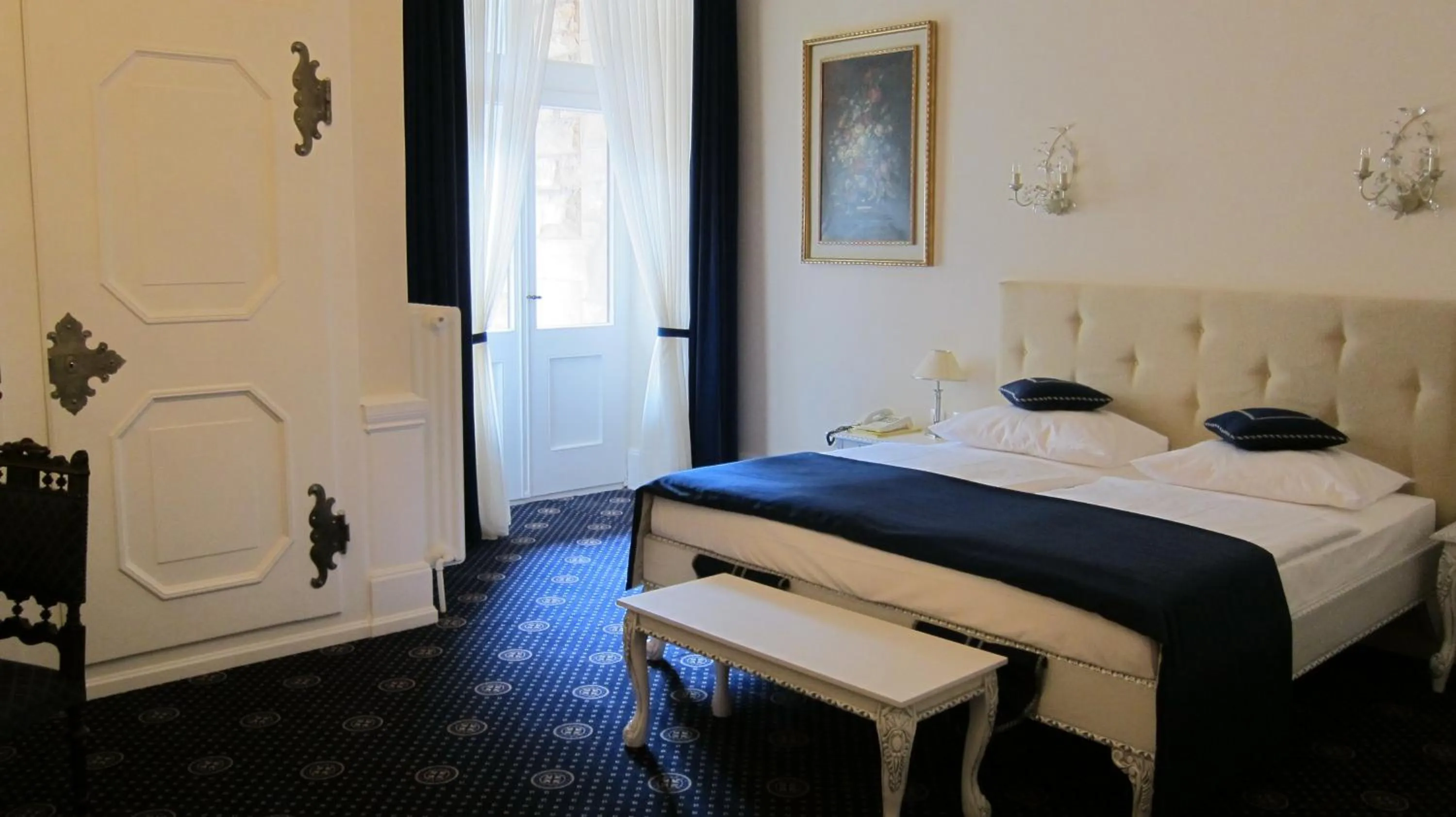 Decorative detail, Bed in Schloss Hotel Wolfsbrunnen