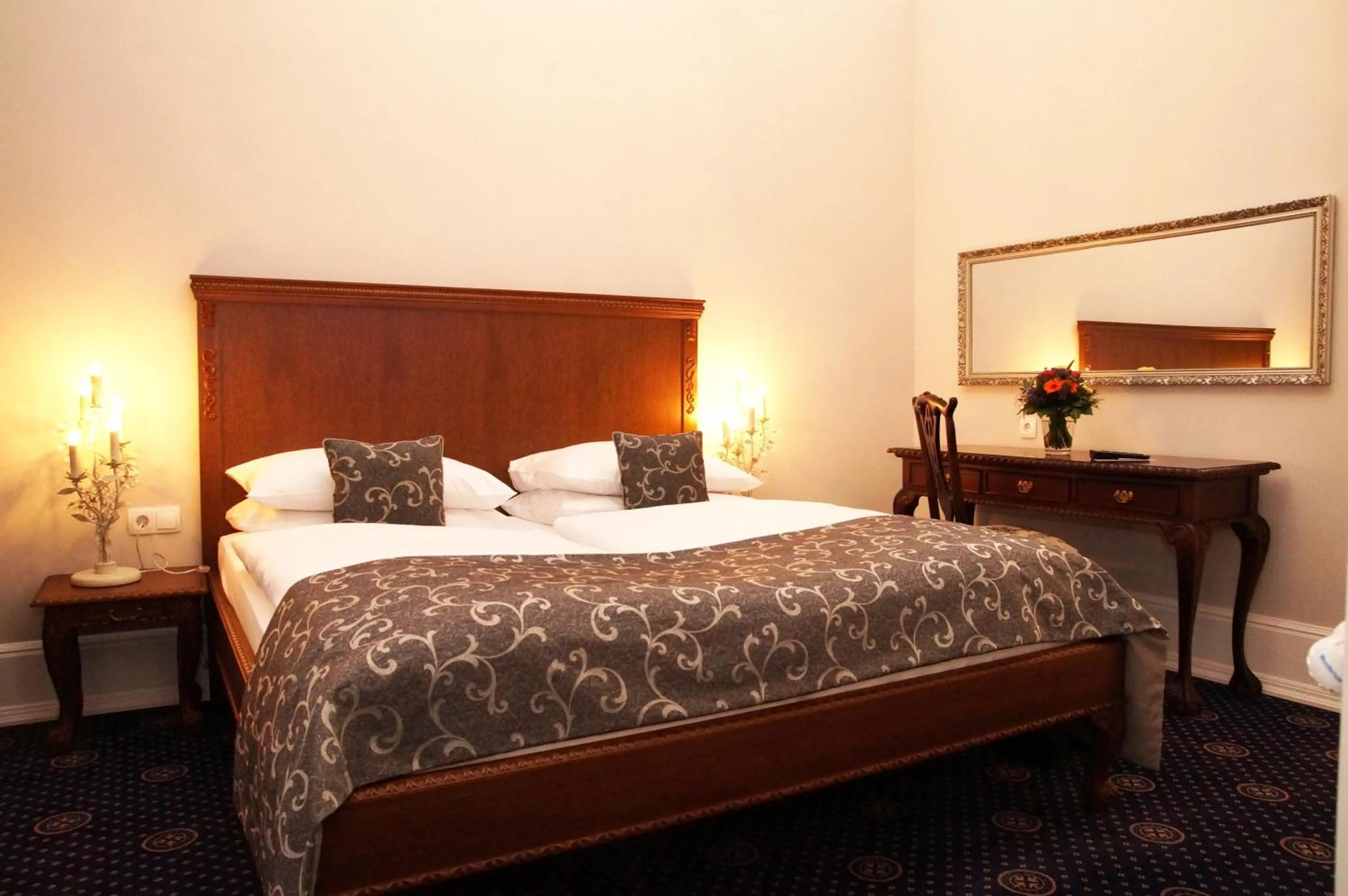 Bed in Schloss Hotel Wolfsbrunnen