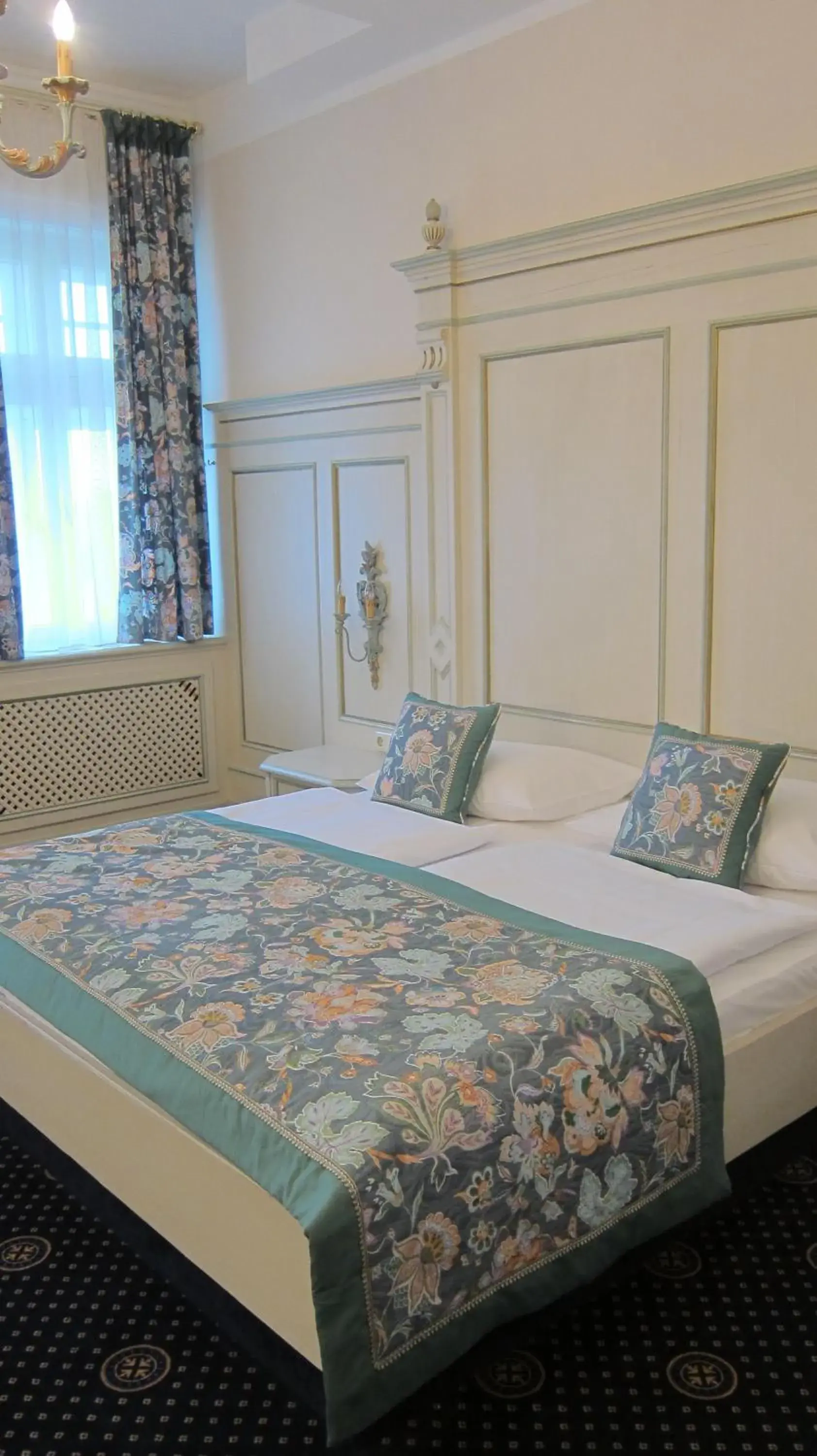 Comfort Double Room - single occupancy in Schloss Hotel Wolfsbrunnen