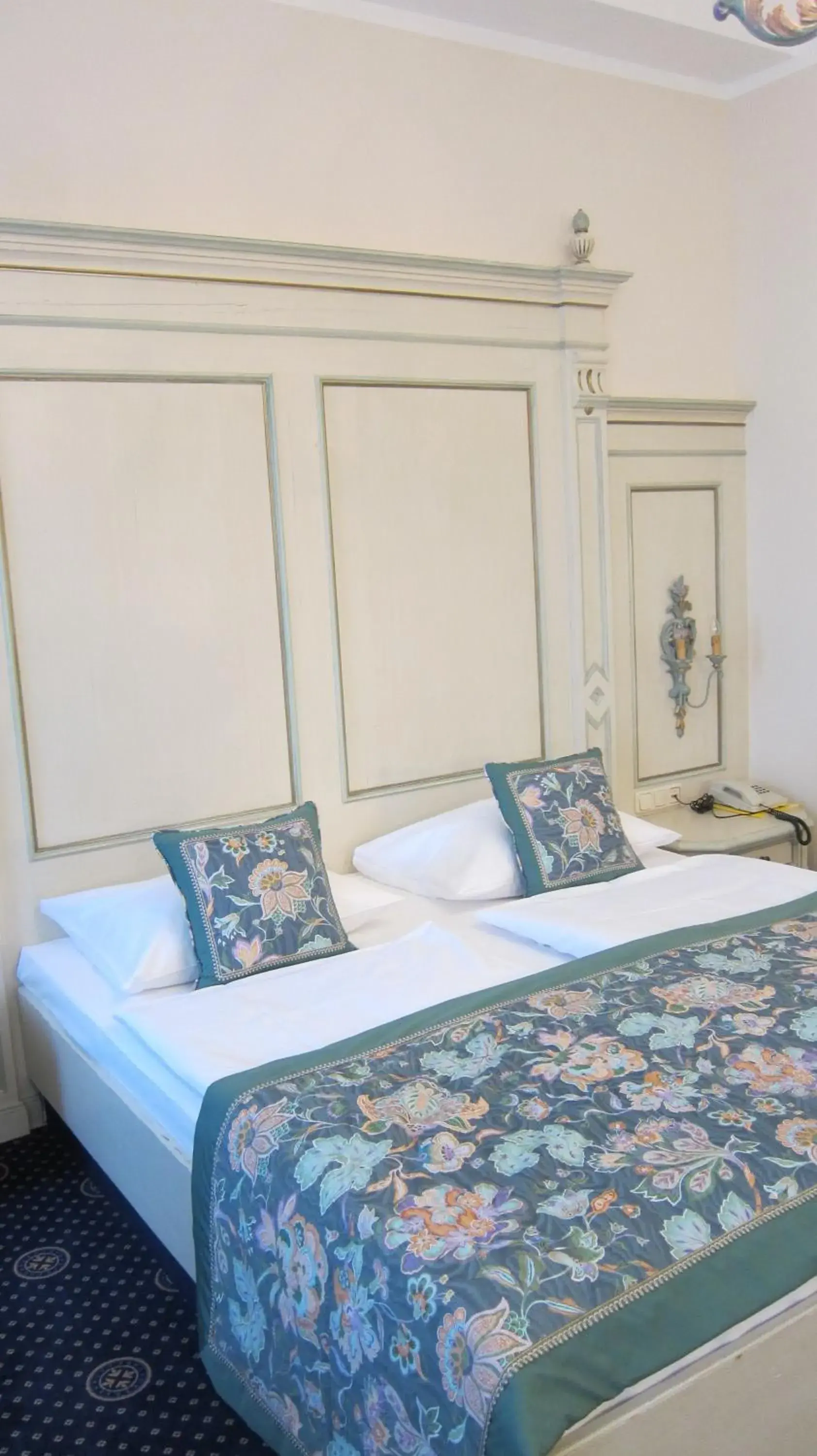 Comfort Double Room - single occupancy in Schloss Hotel Wolfsbrunnen