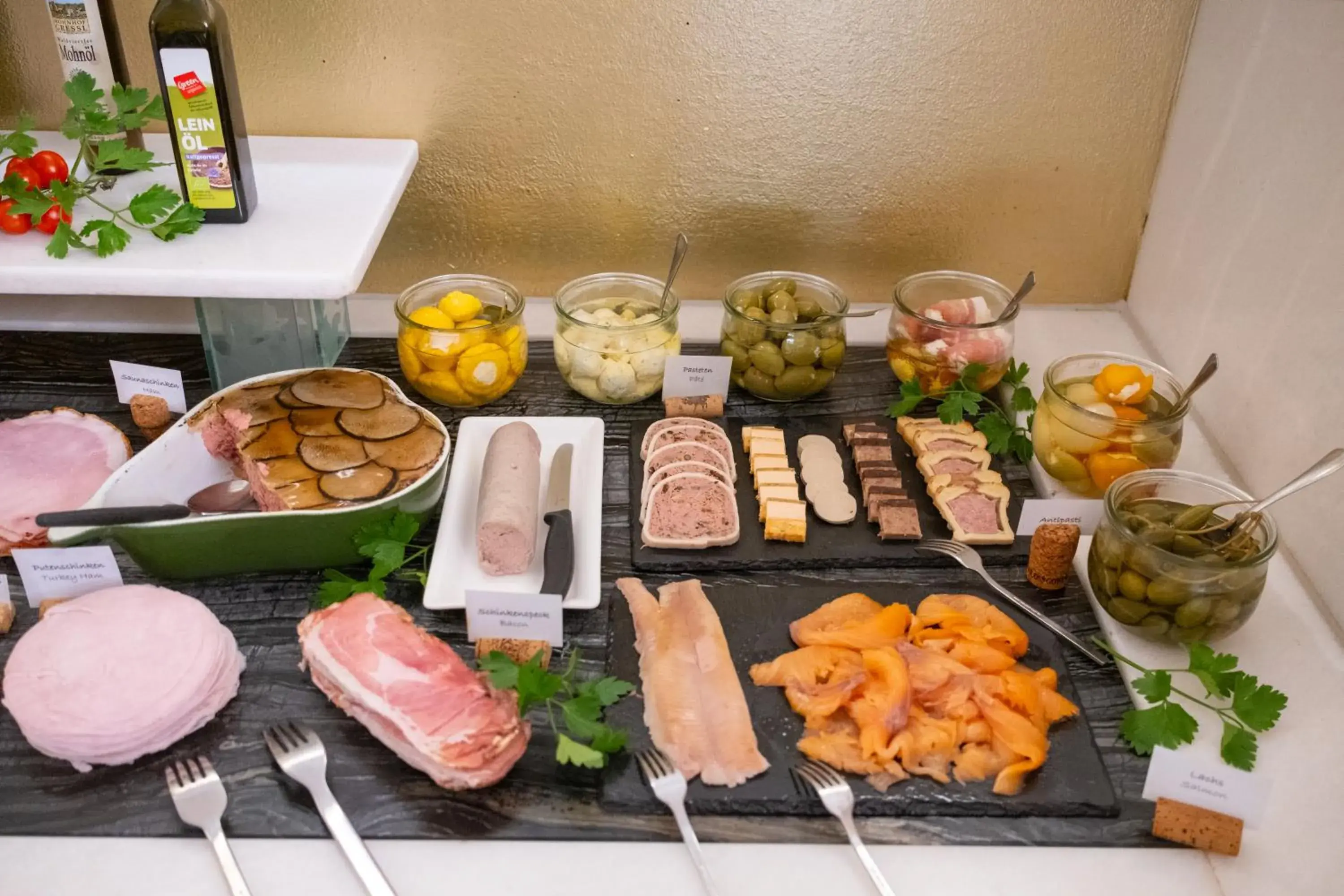 Breakfast in Hotel Rathaus - Wein & Design Breakfast in Hotel Rathaus - Wein & Design