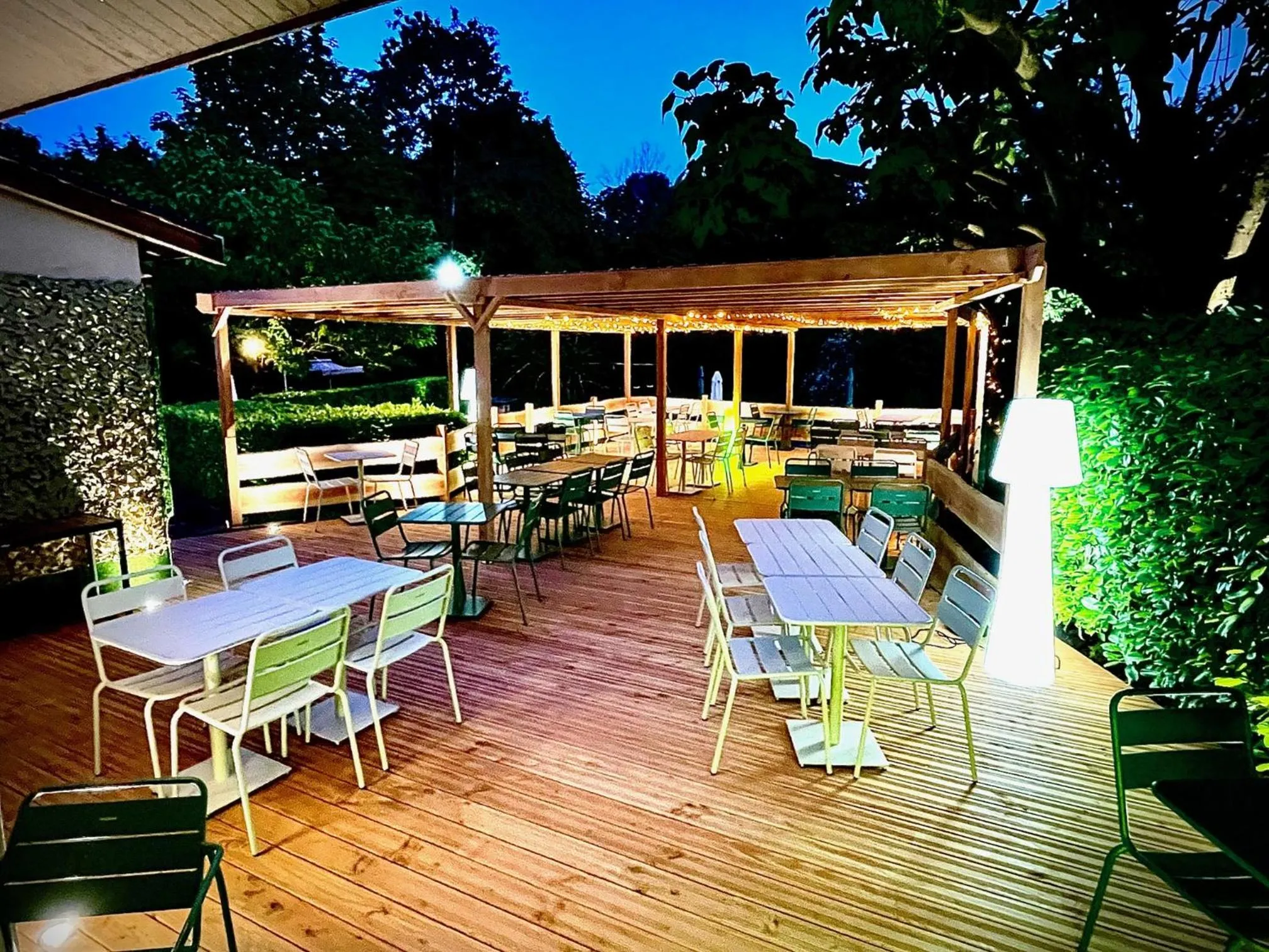 Dining area in Le Mont Brouilly