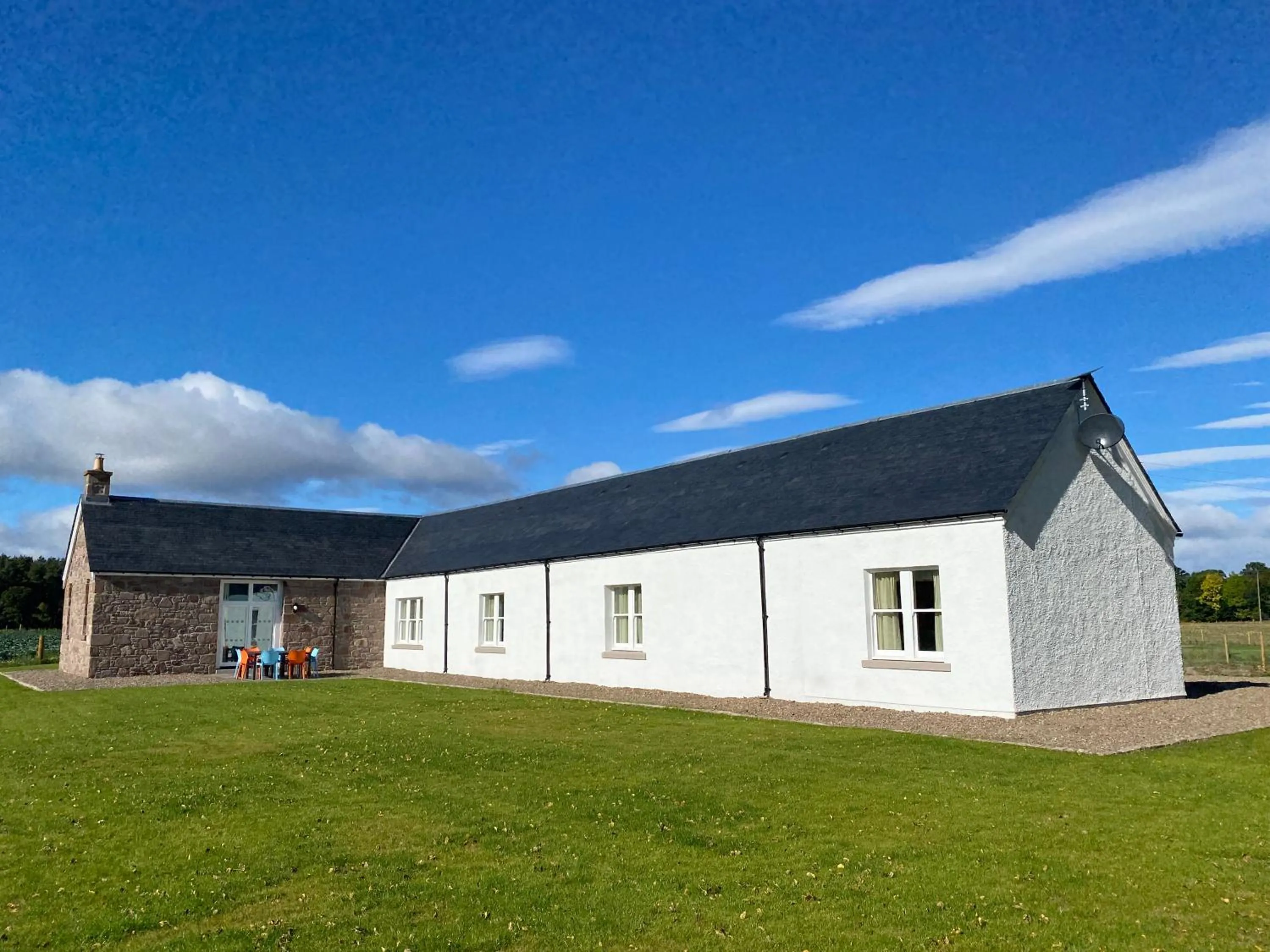 Property building in Meikleour Arms Hotel & Restaurant