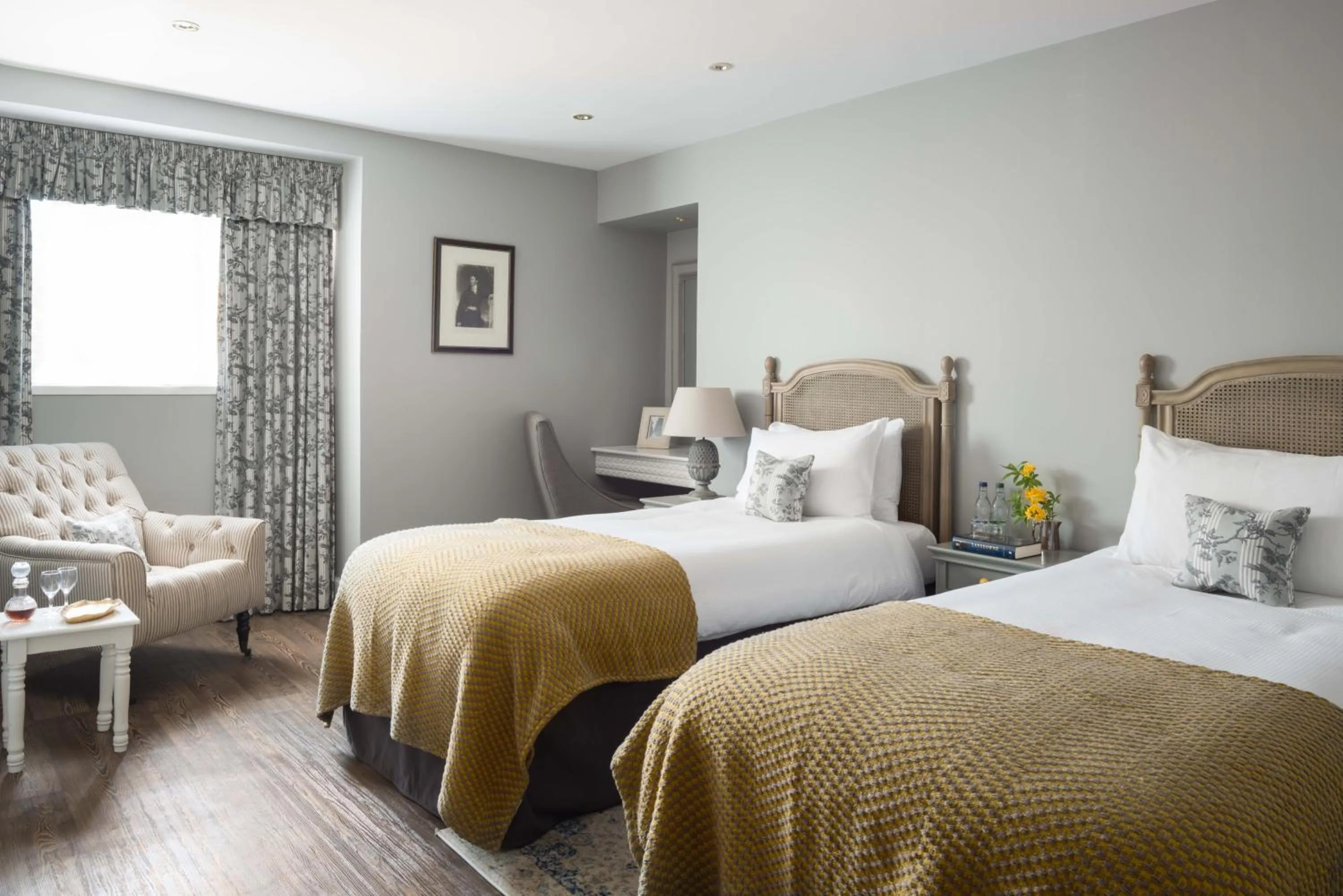 Bed in Meikleour Arms Hotel & Restaurant