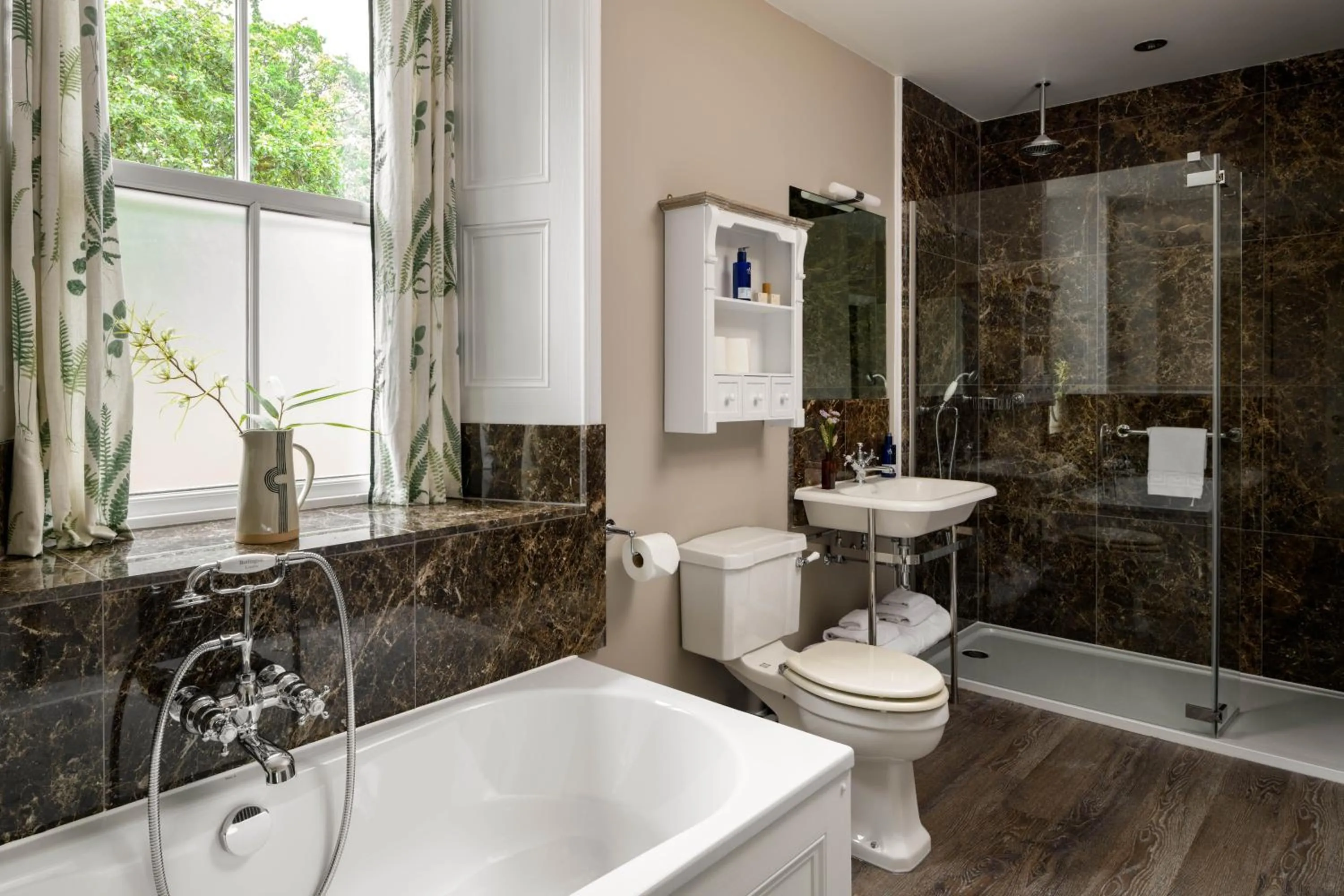 Bathroom in Meikleour Arms Hotel & Restaurant