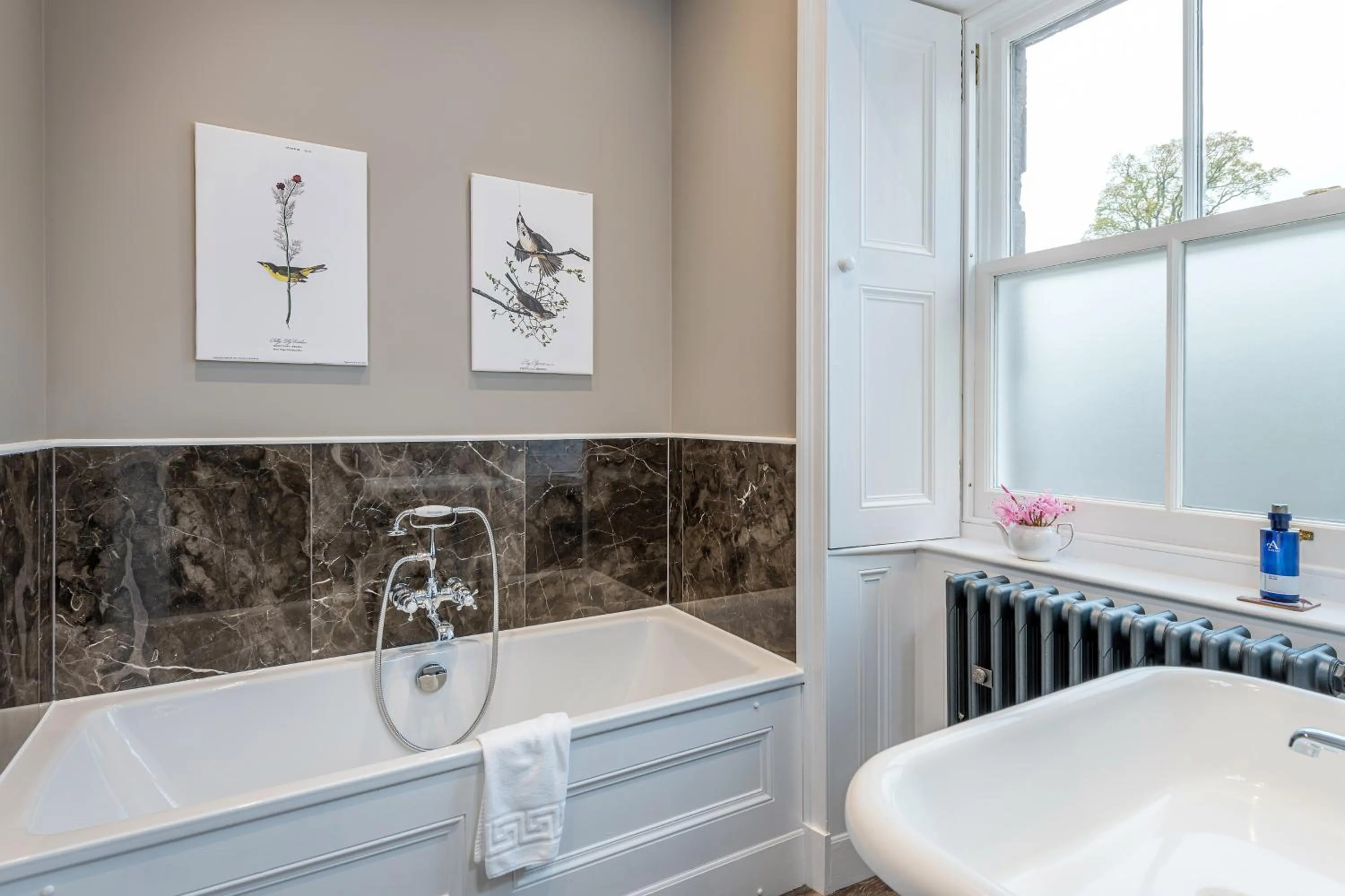 Bathroom in Meikleour Arms Hotel & Restaurant