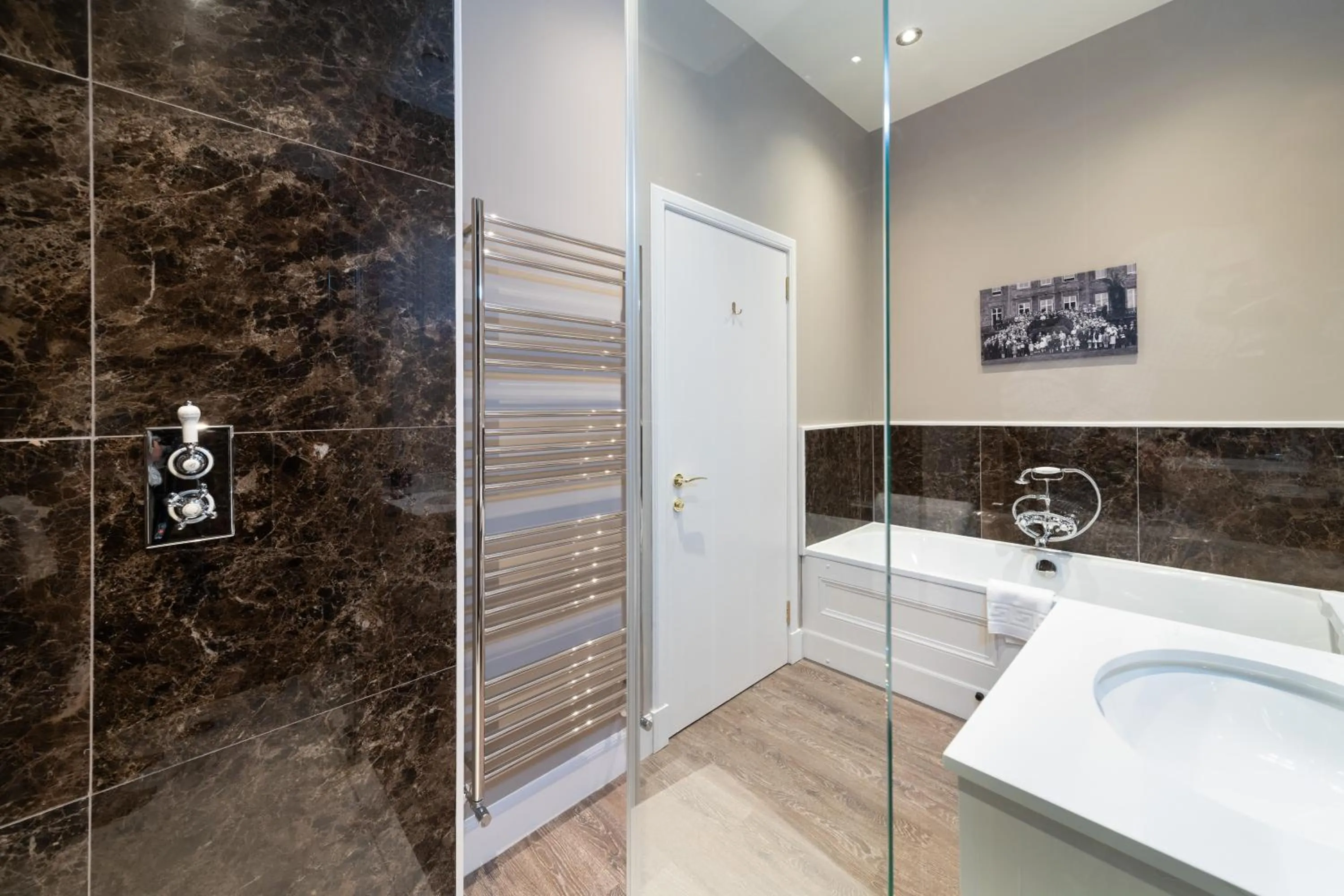 Bathroom in Meikleour Arms Hotel & Restaurant