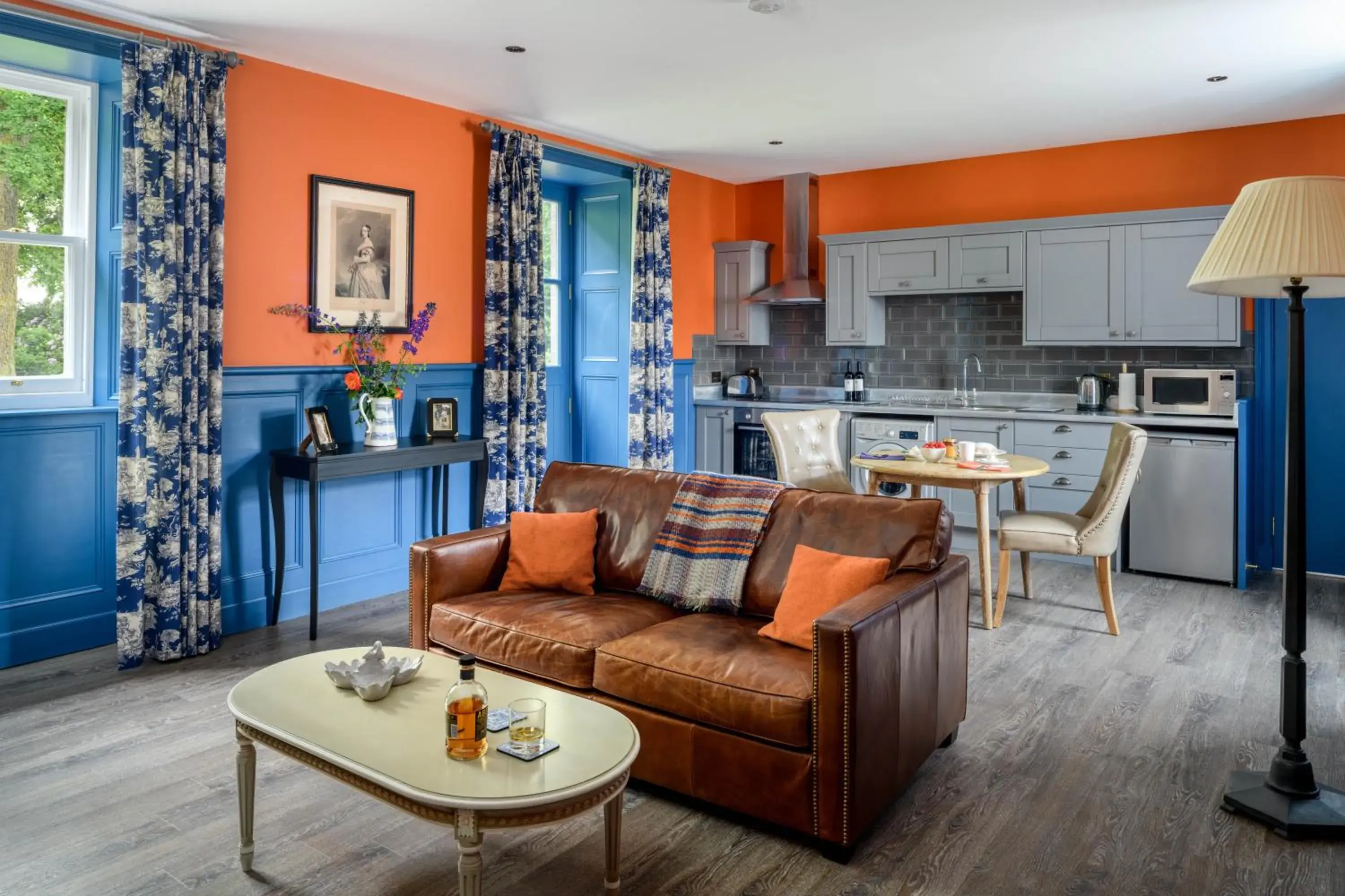 Seating area in Meikleour Arms Hotel & Restaurant Seating area in Meikleour Arms Hotel & Restaurant