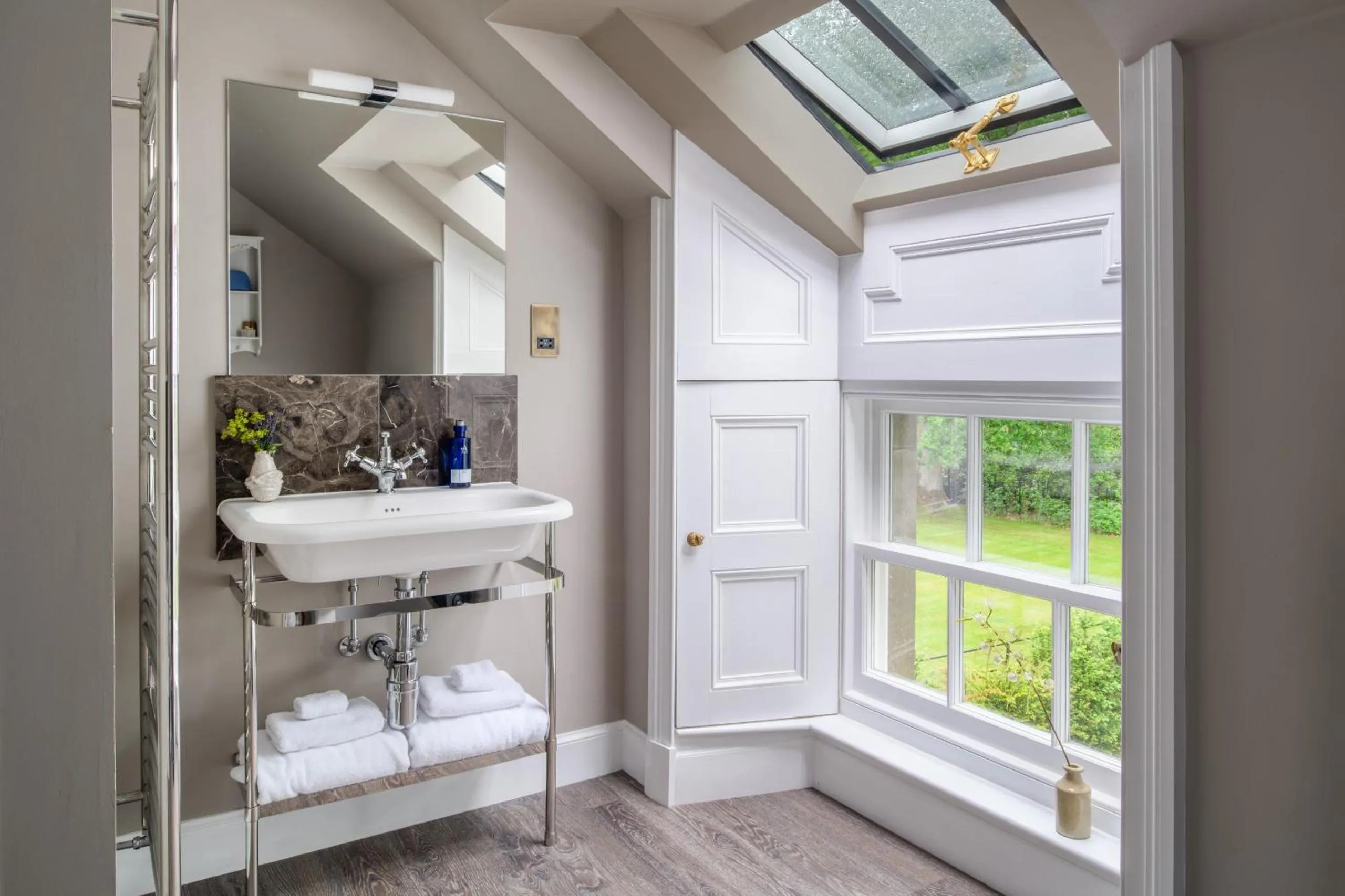 Bathroom in Meikleour Arms Hotel & Restaurant