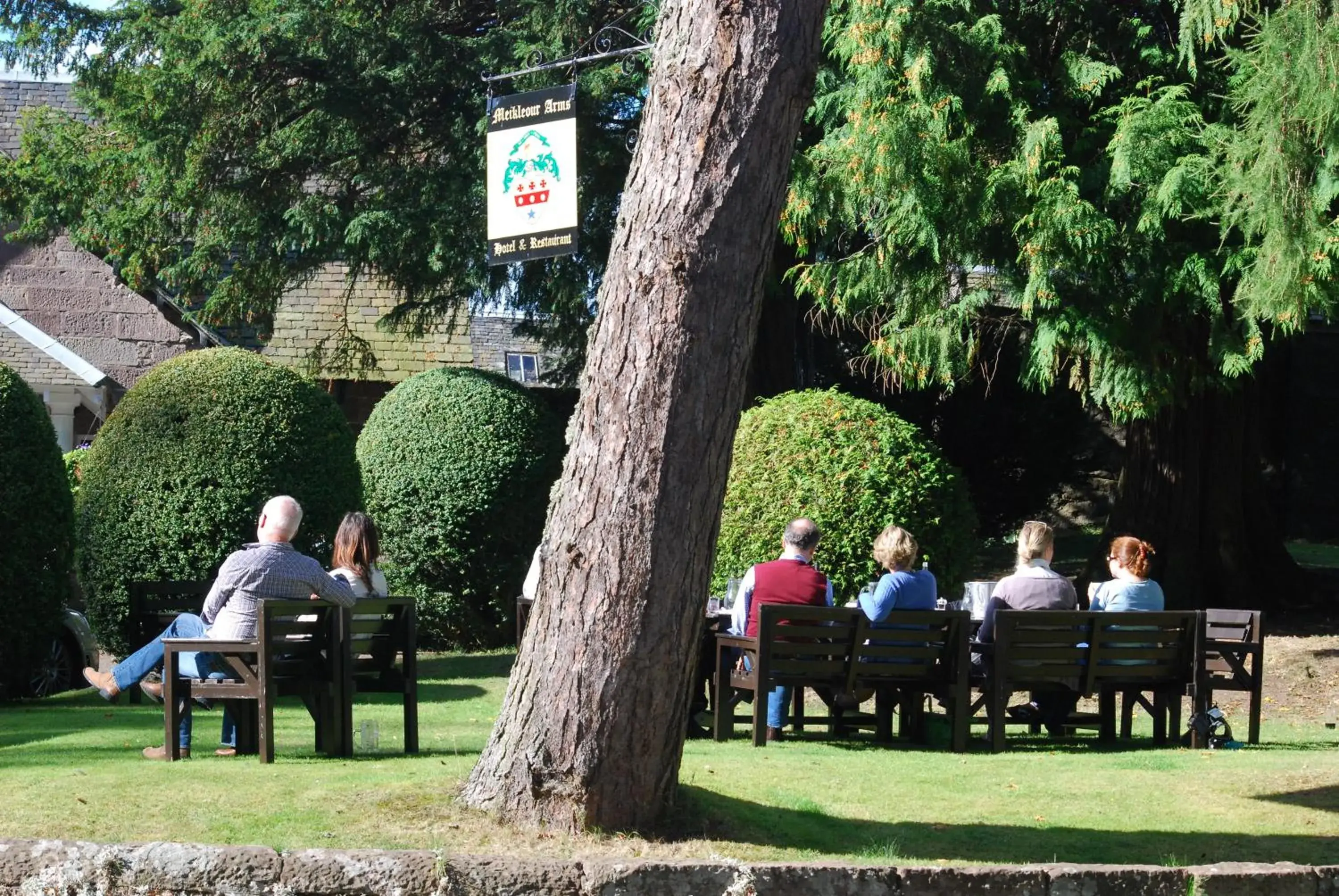 Property building in Meikleour Arms Hotel & Restaurant Property building in Meikleour Arms Hotel & Restaurant