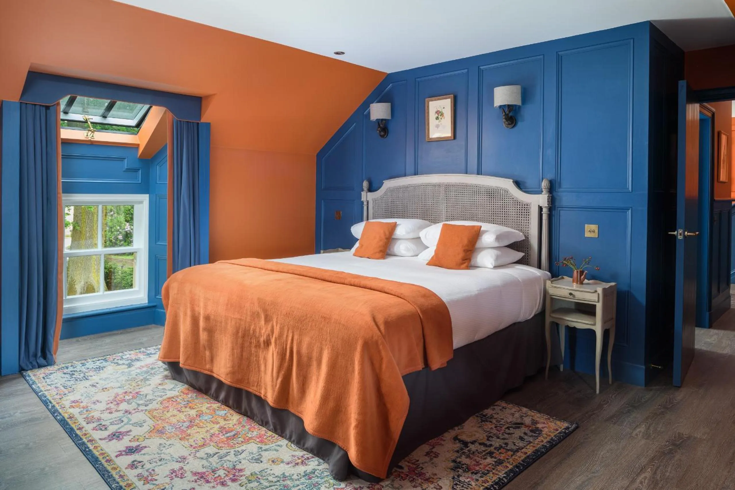 Bed in Meikleour Arms Hotel & Restaurant