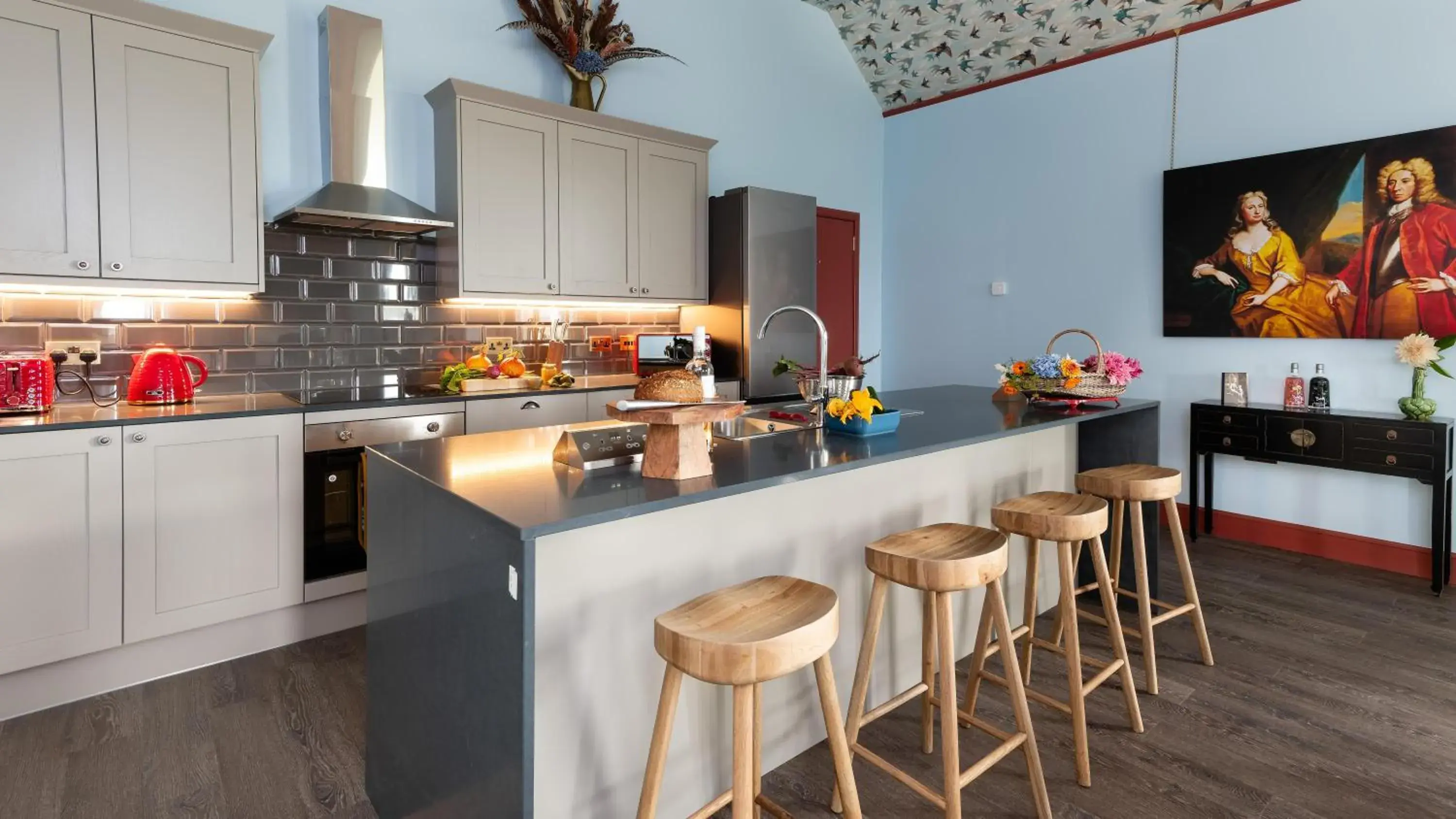 Kitchen or kitchenette in Meikleour Arms Hotel & Restaurant Kitchen or kitchenette in Meikleour Arms Hotel & Restaurant