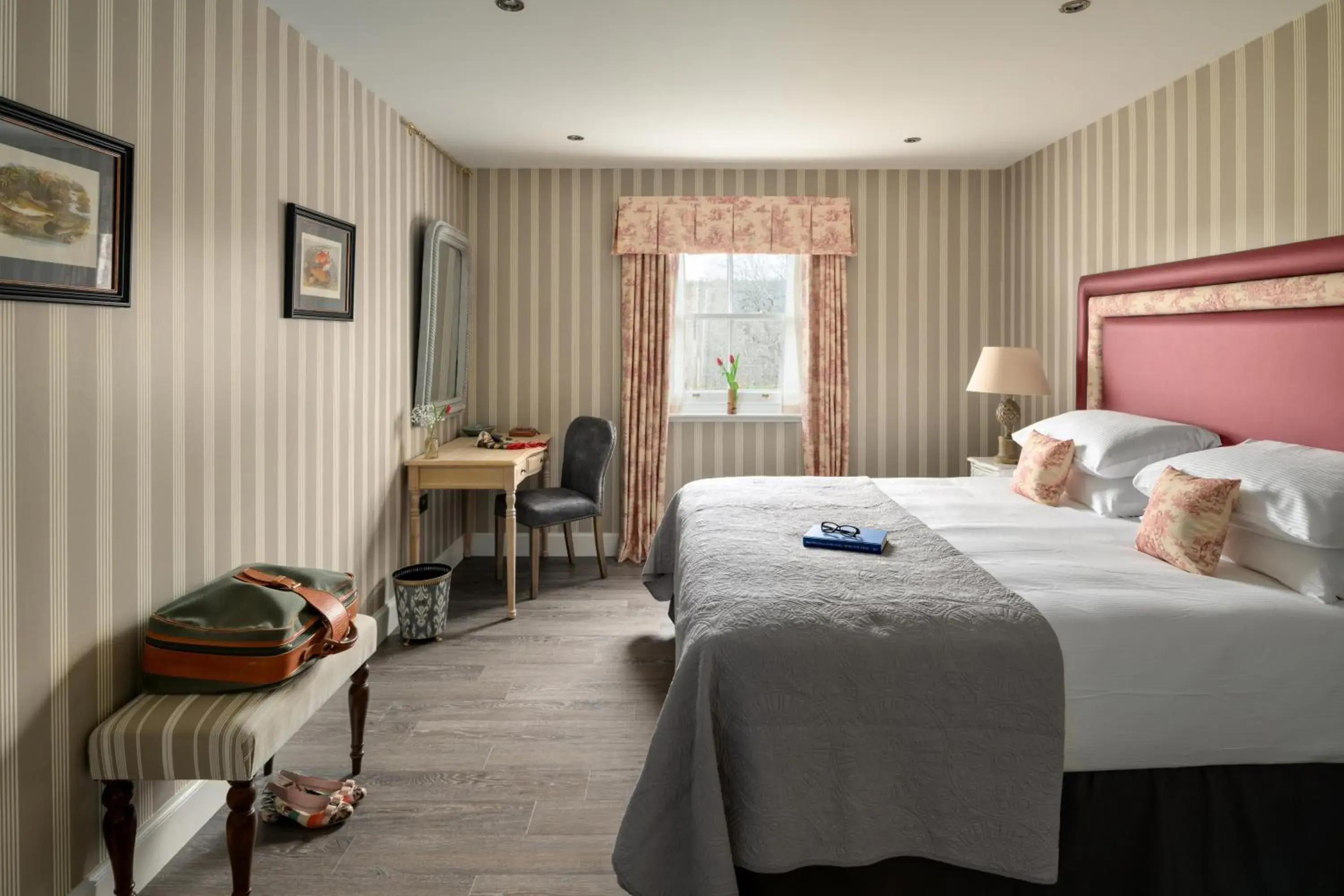 Bedroom, Bed in Meikleour Arms Hotel & Restaurant Bedroom, Bed in Meikleour Arms Hotel & Restaurant