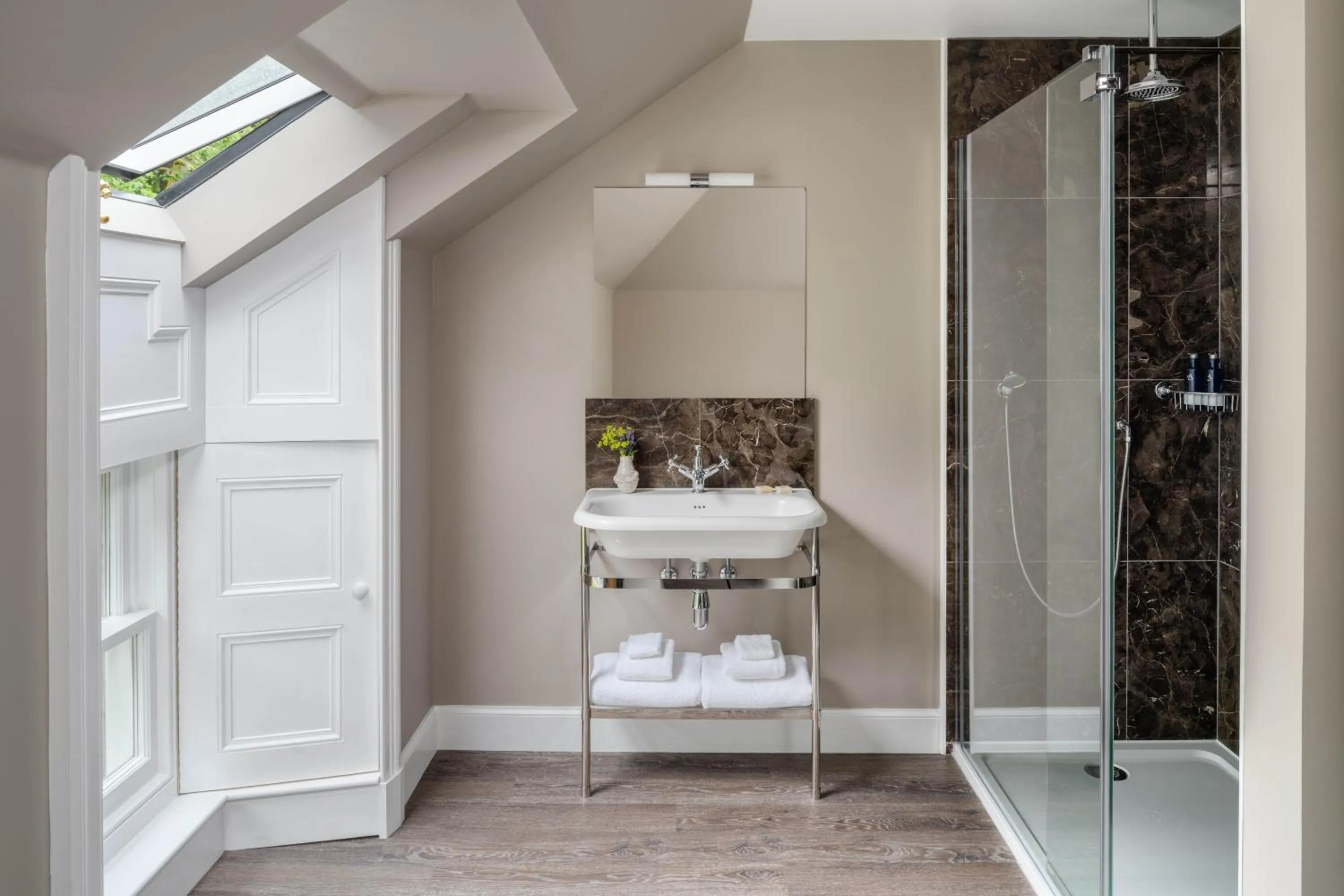 Bathroom in Meikleour Arms Hotel & Restaurant