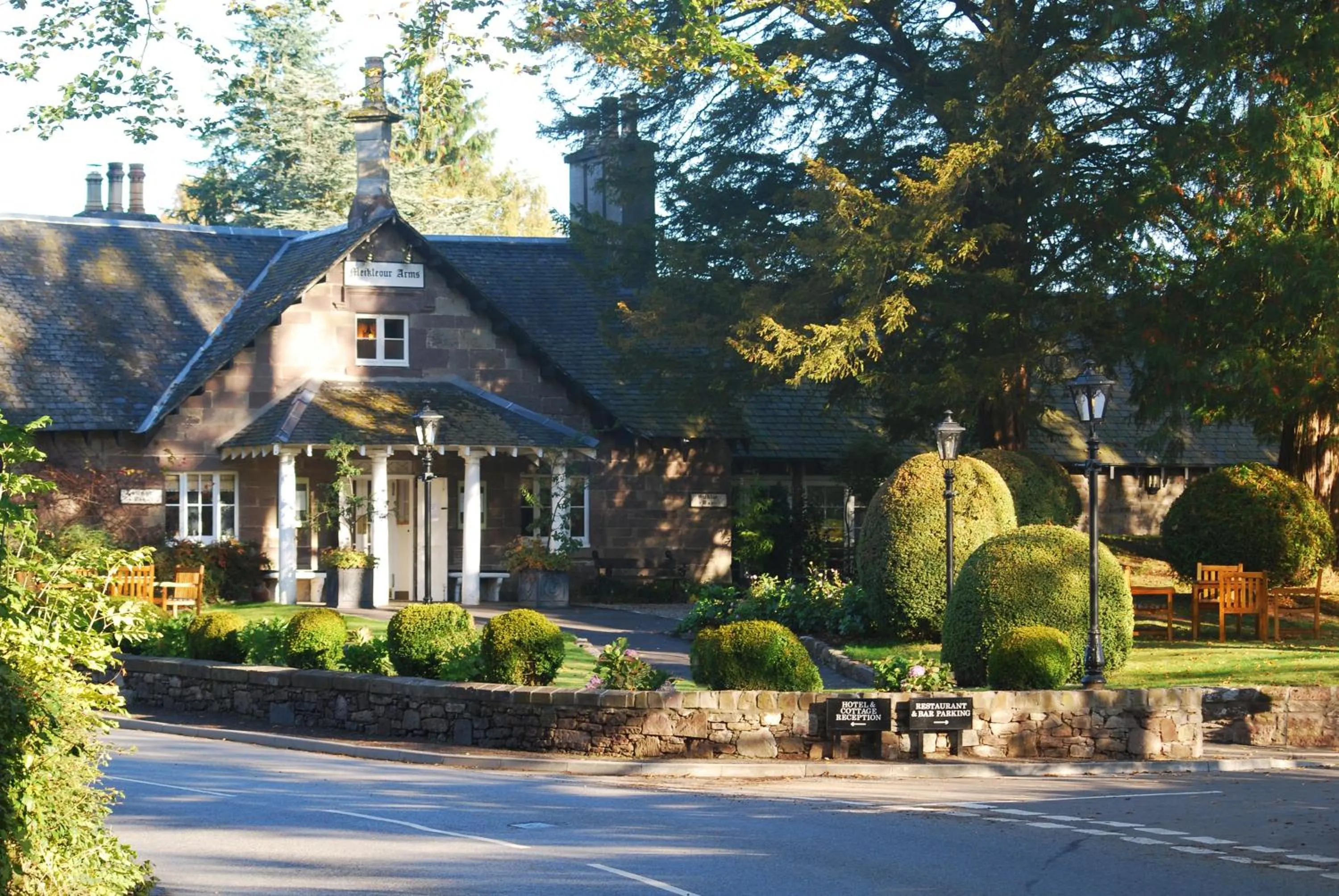 Facade/entrance in Meikleour Arms Hotel & Restaurant