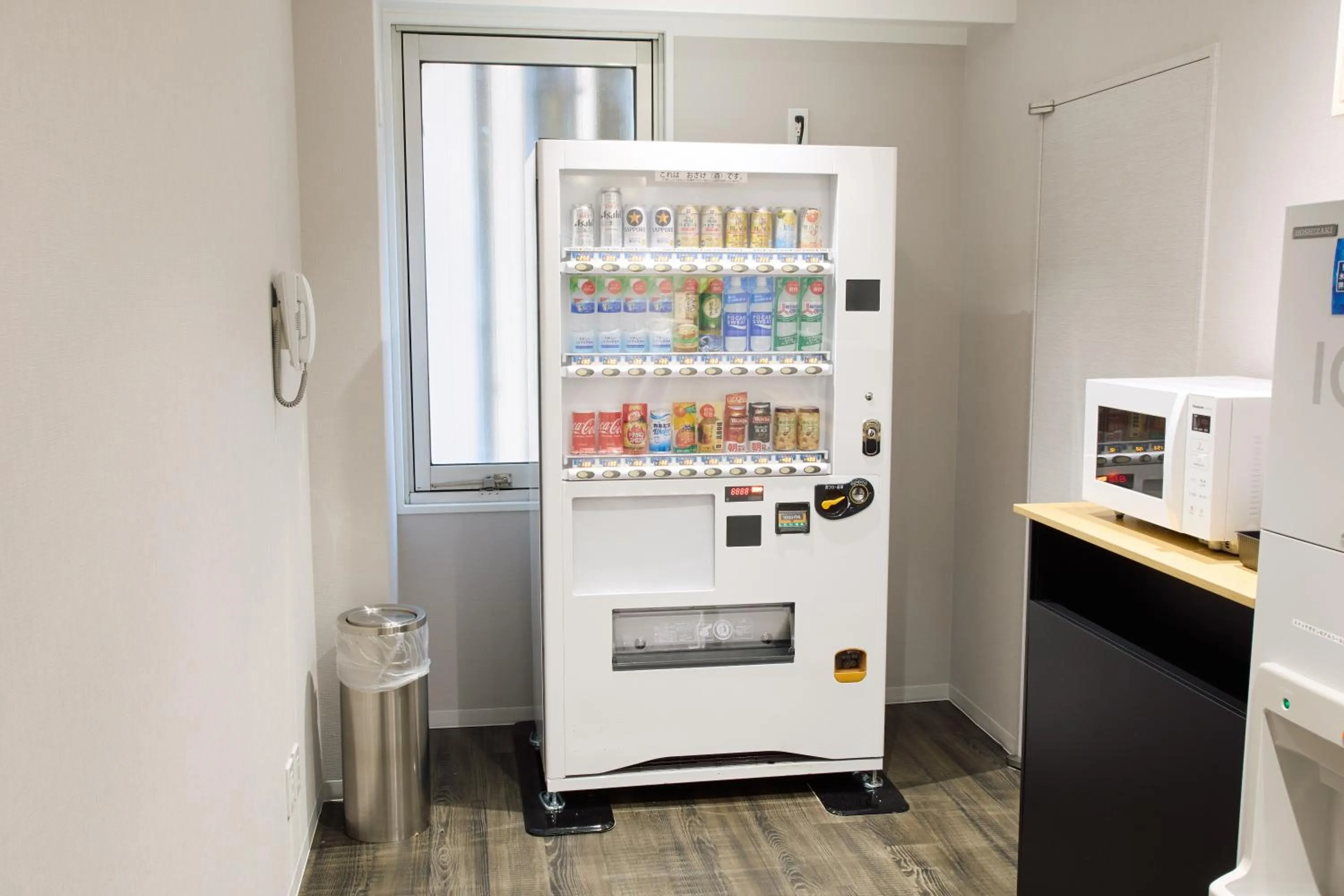 vending machine in Ginza International Hotel