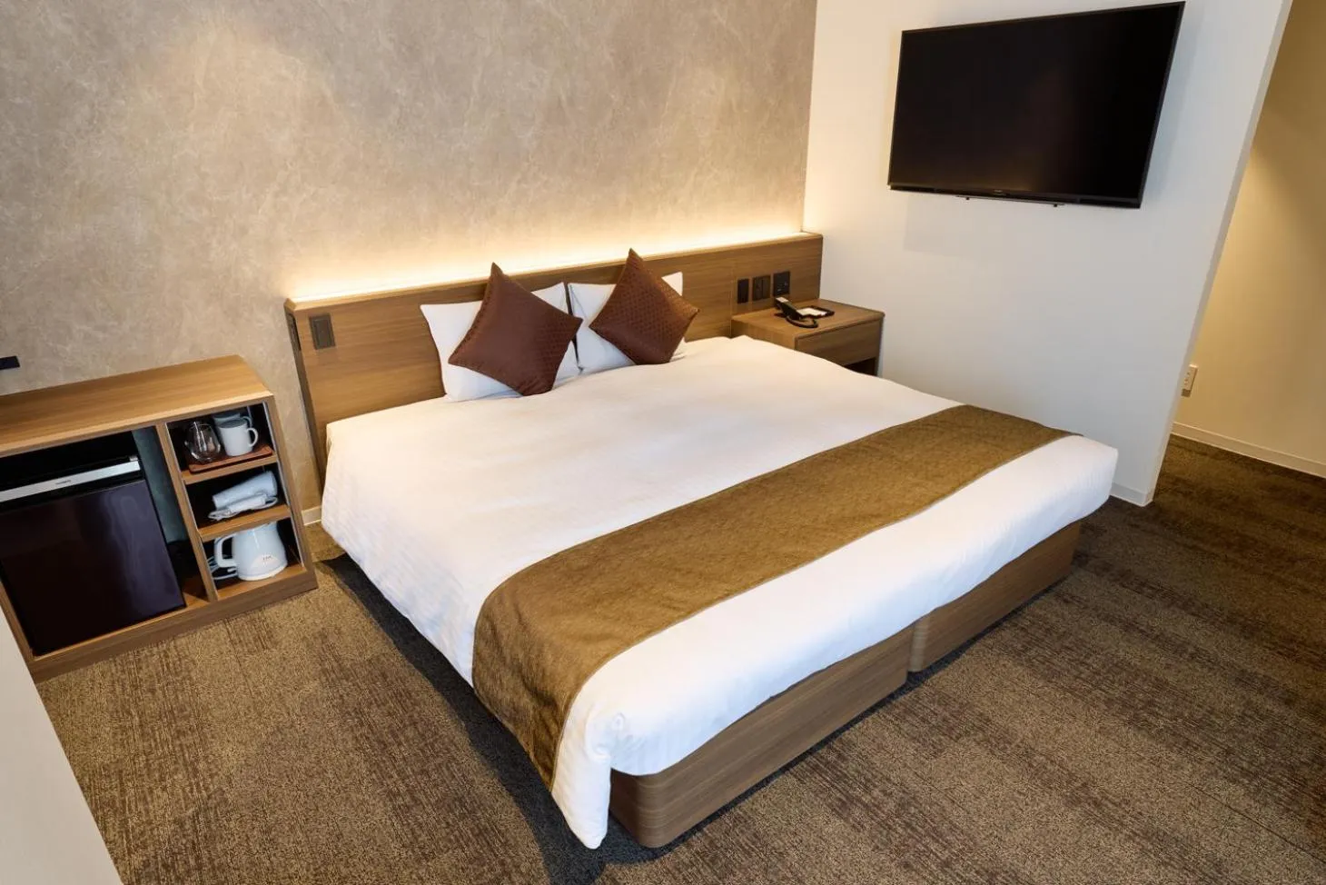 Bed in Ginza International Hotel