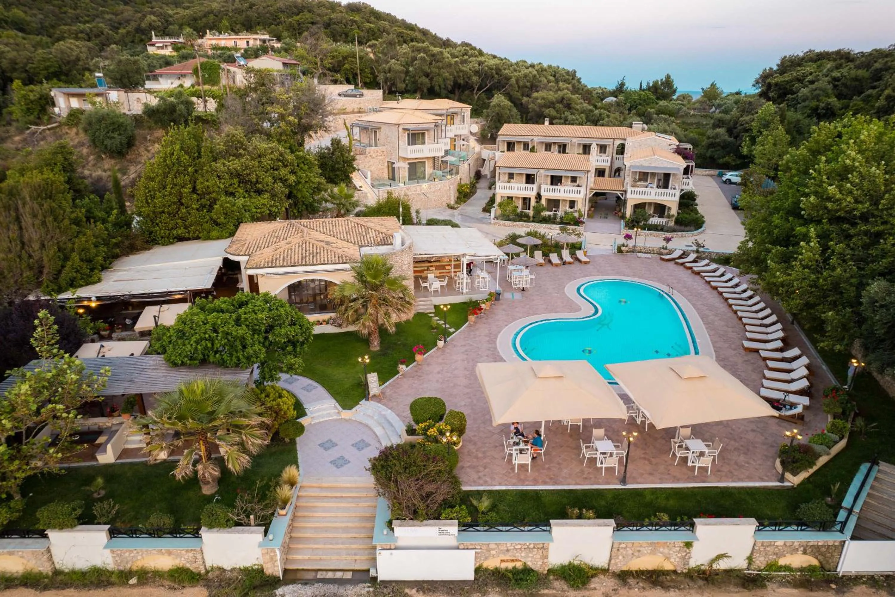 Anemolia Parga Suites