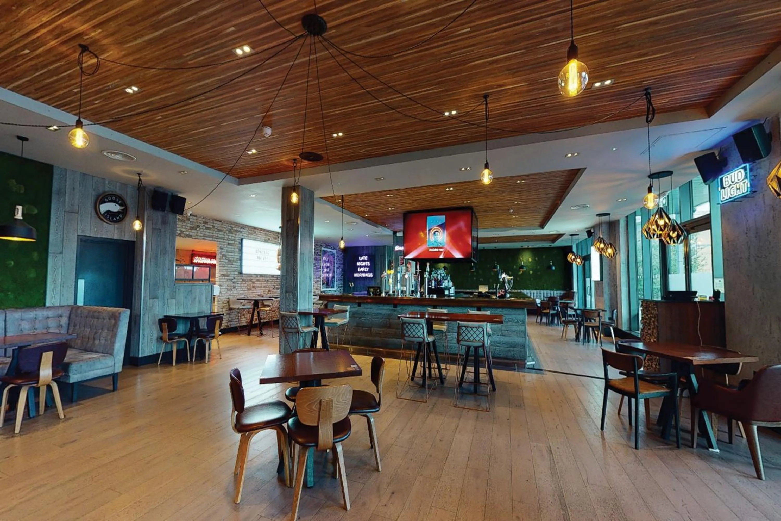 Restaurant/places to eat in Village Hotel Farnborough