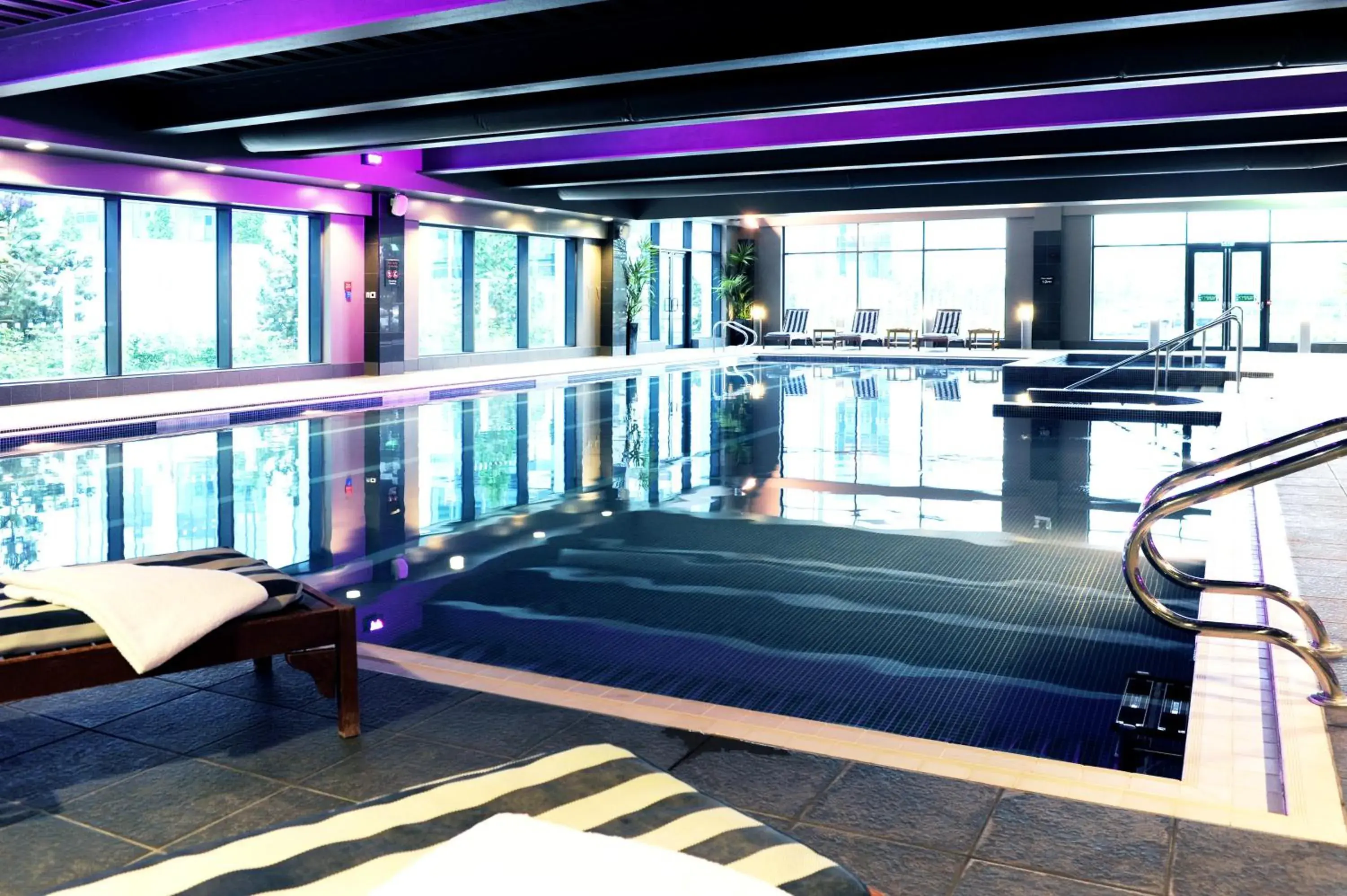 Swimming pool in Village Hotel Farnborough Swimming pool in Village Hotel Farnborough