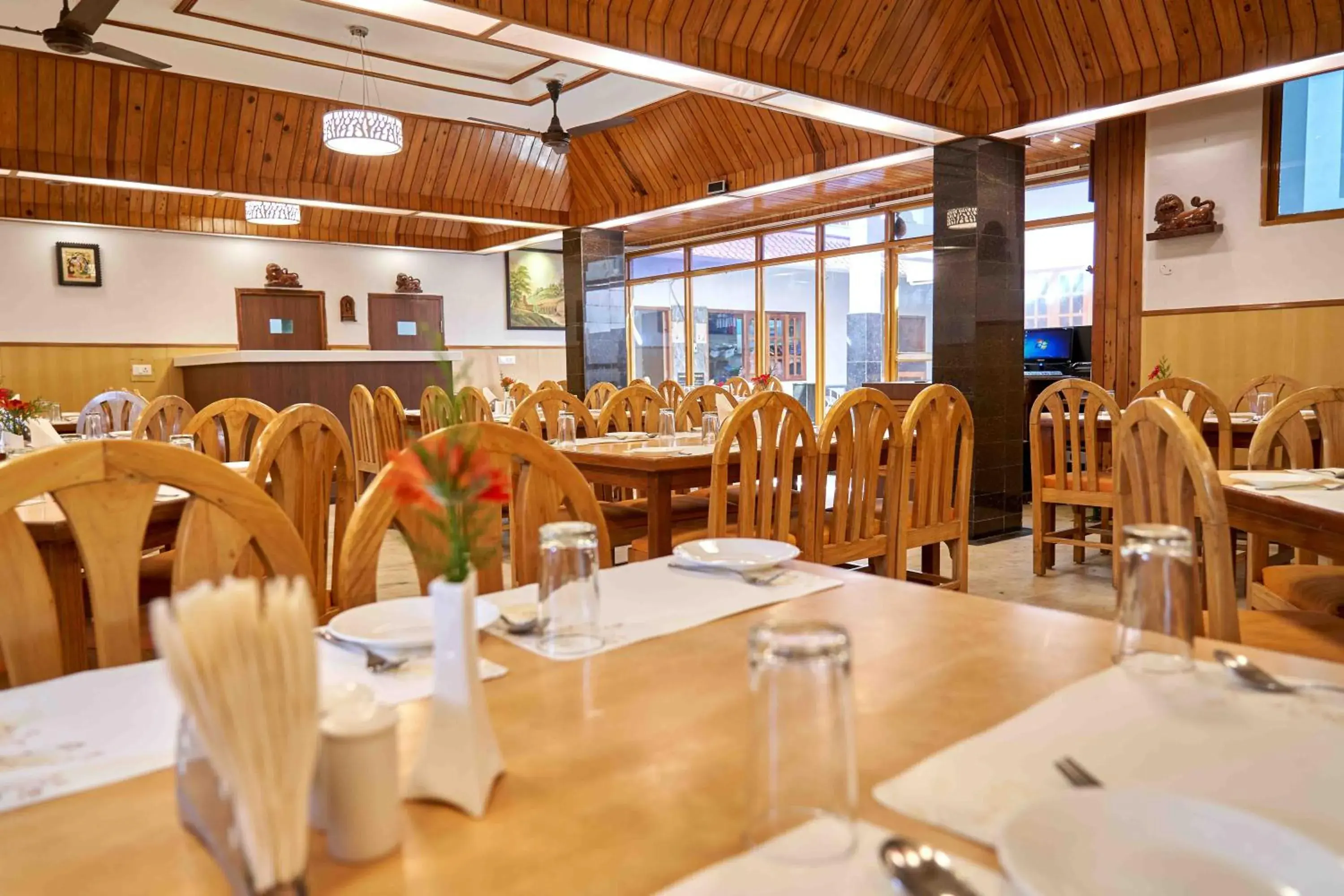 Restaurant/places to eat in Hotel Mamallaa Heritage Restaurant/places to eat in Hotel Mamallaa Heritage