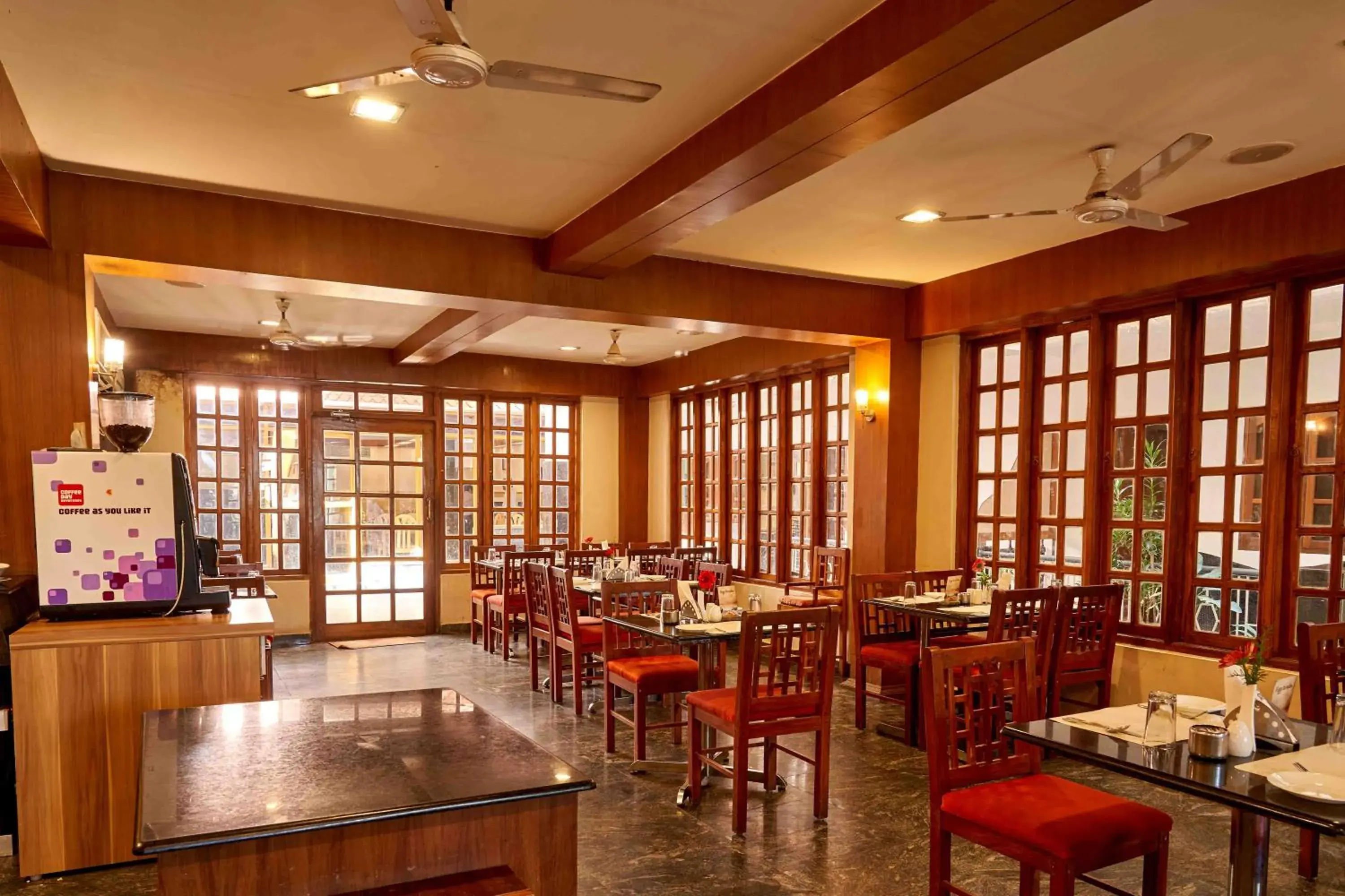 Restaurant/places to eat in Hotel Mamallaa Heritage Restaurant/places to eat in Hotel Mamallaa Heritage