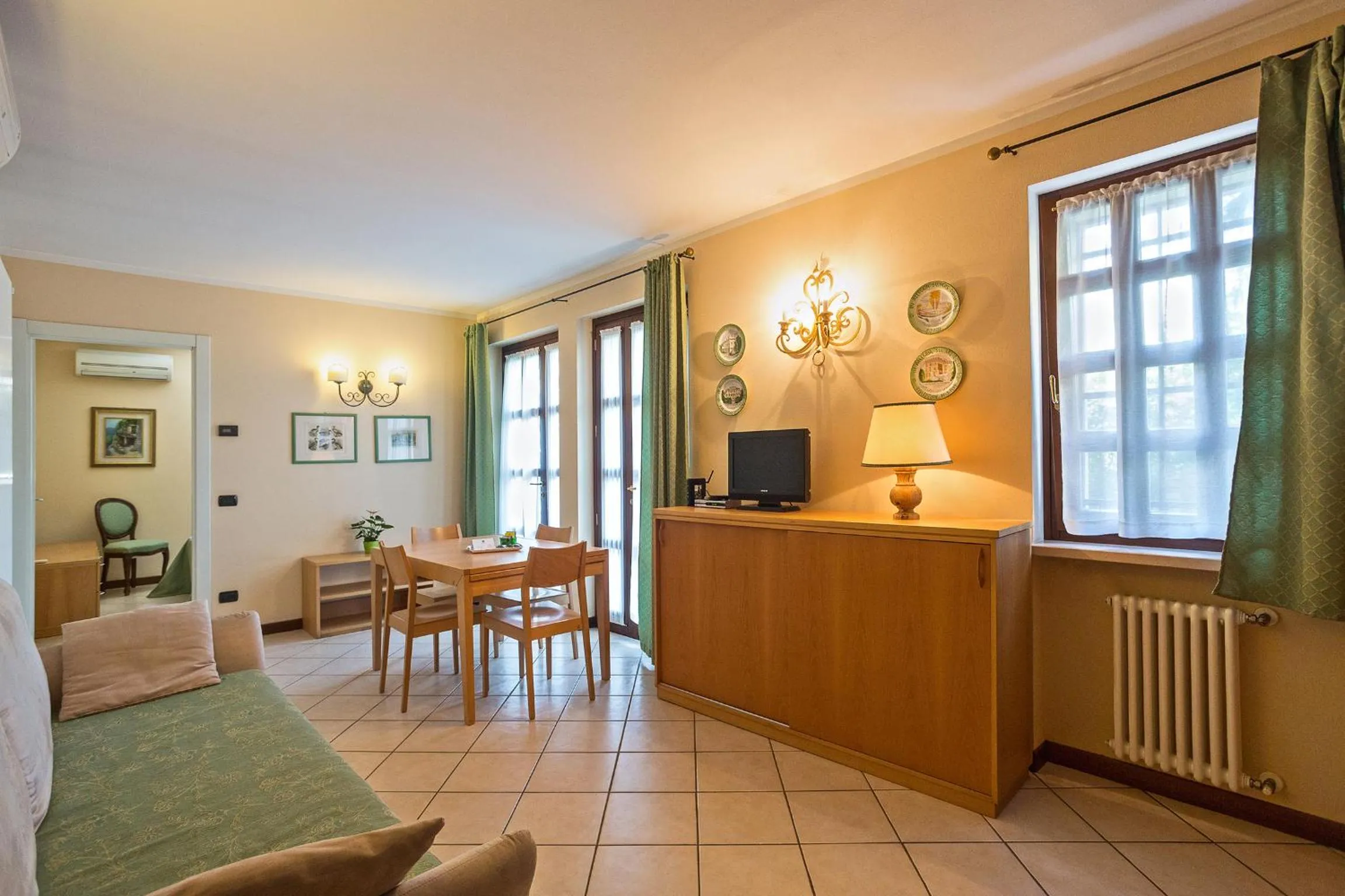 Day in Residence Villa Mainard