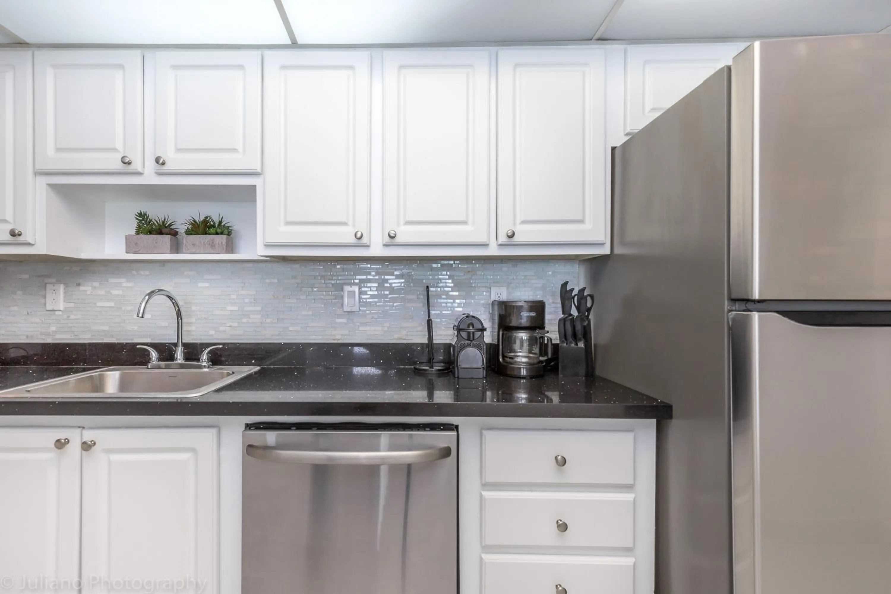 Photo of the whole room in Ocean Reserve Sunny Isles