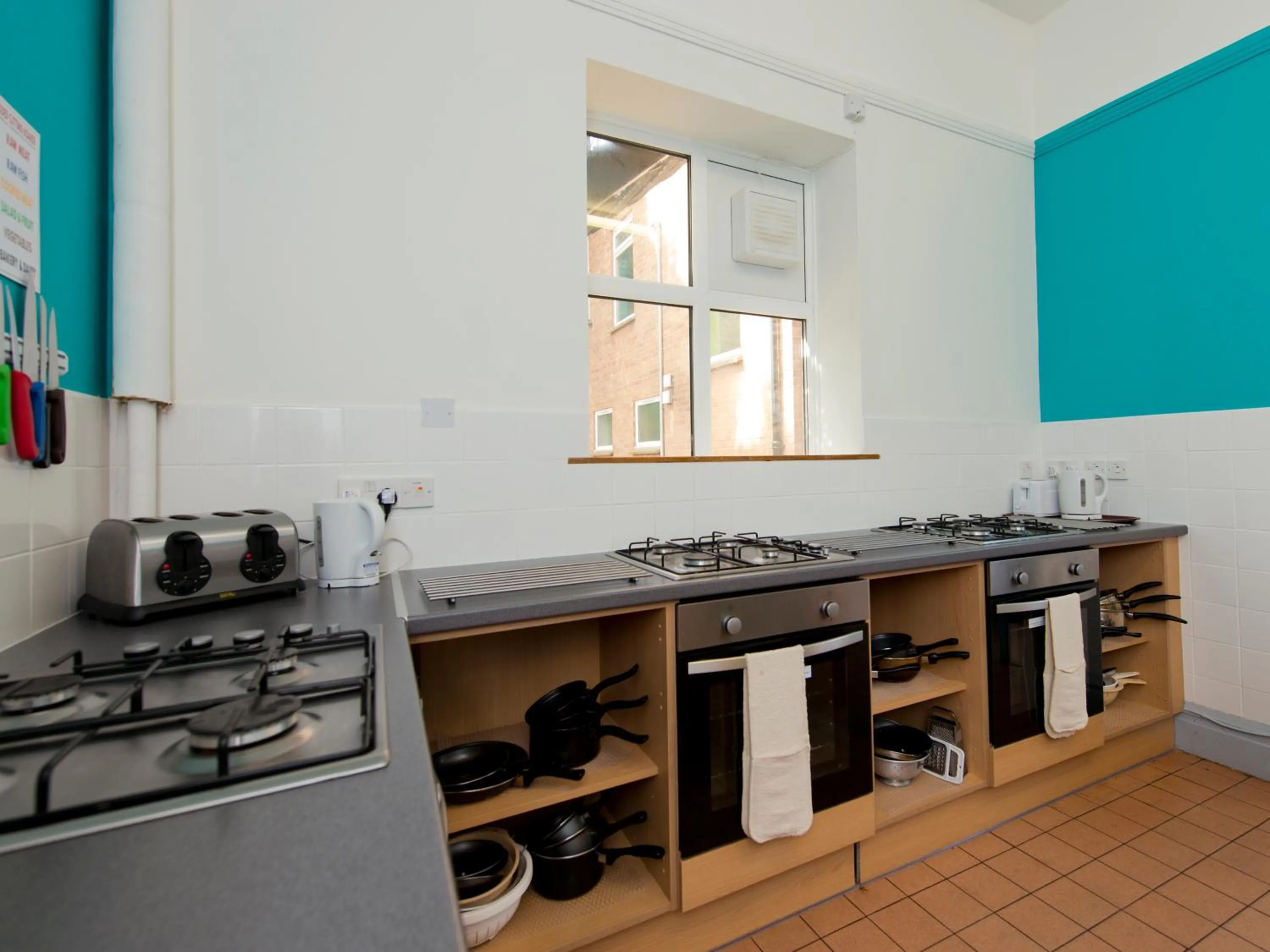 Communal kitchen in YHA Sheringham