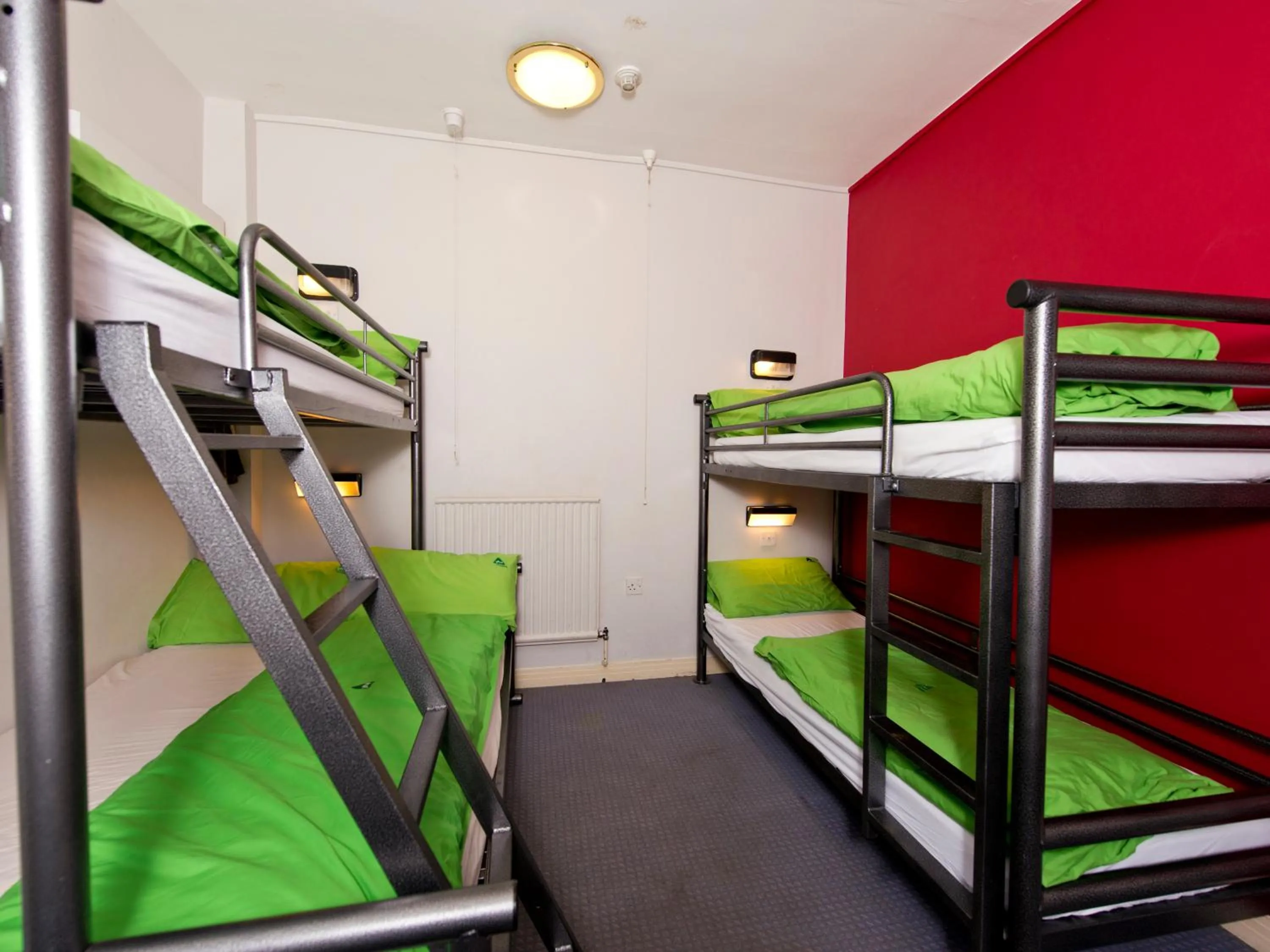 Bedroom, Bed in YHA Sheringham