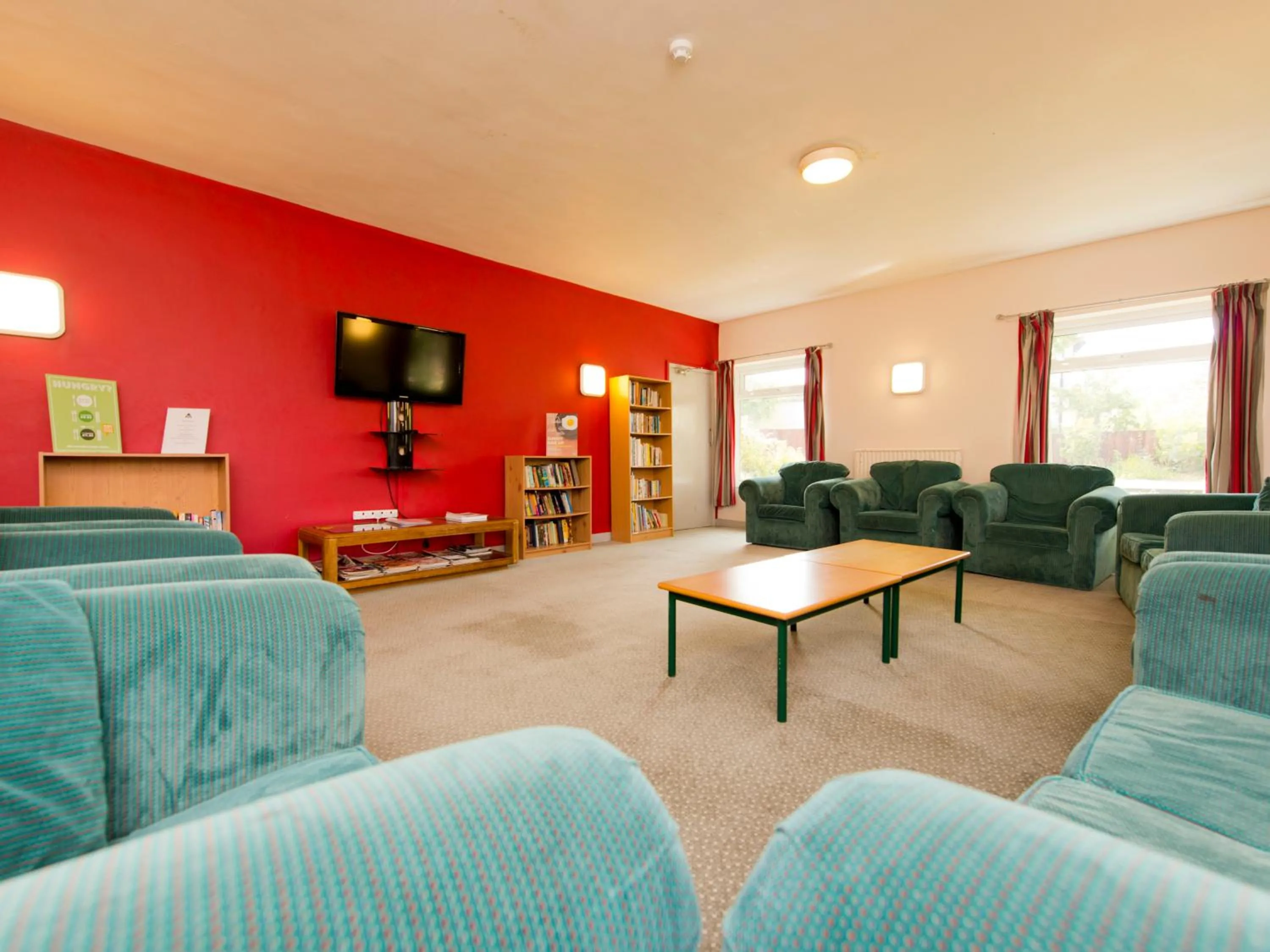 Communal lounge/ TV room in YHA Sheringham