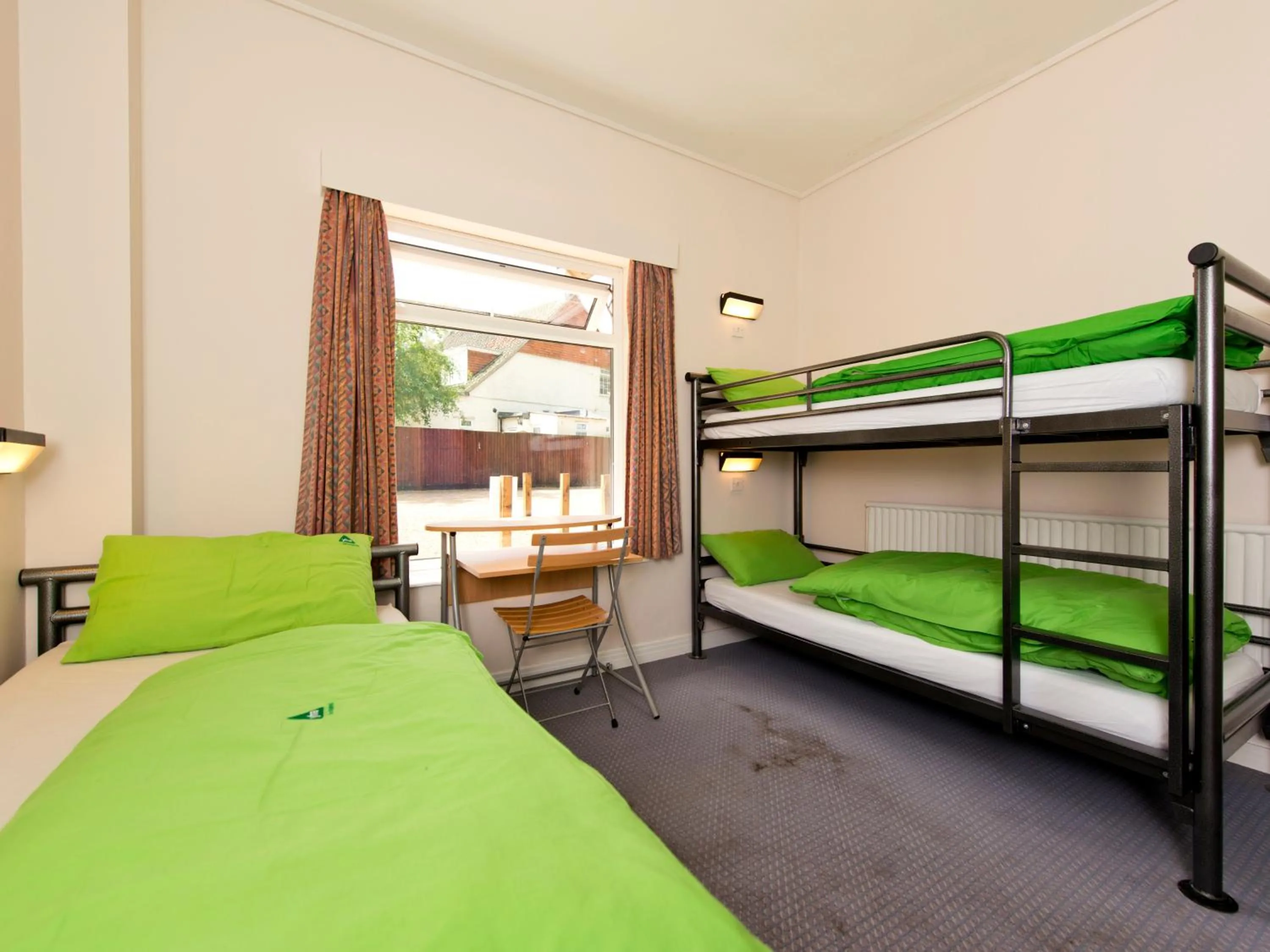 Bedroom, Bed in YHA Sheringham