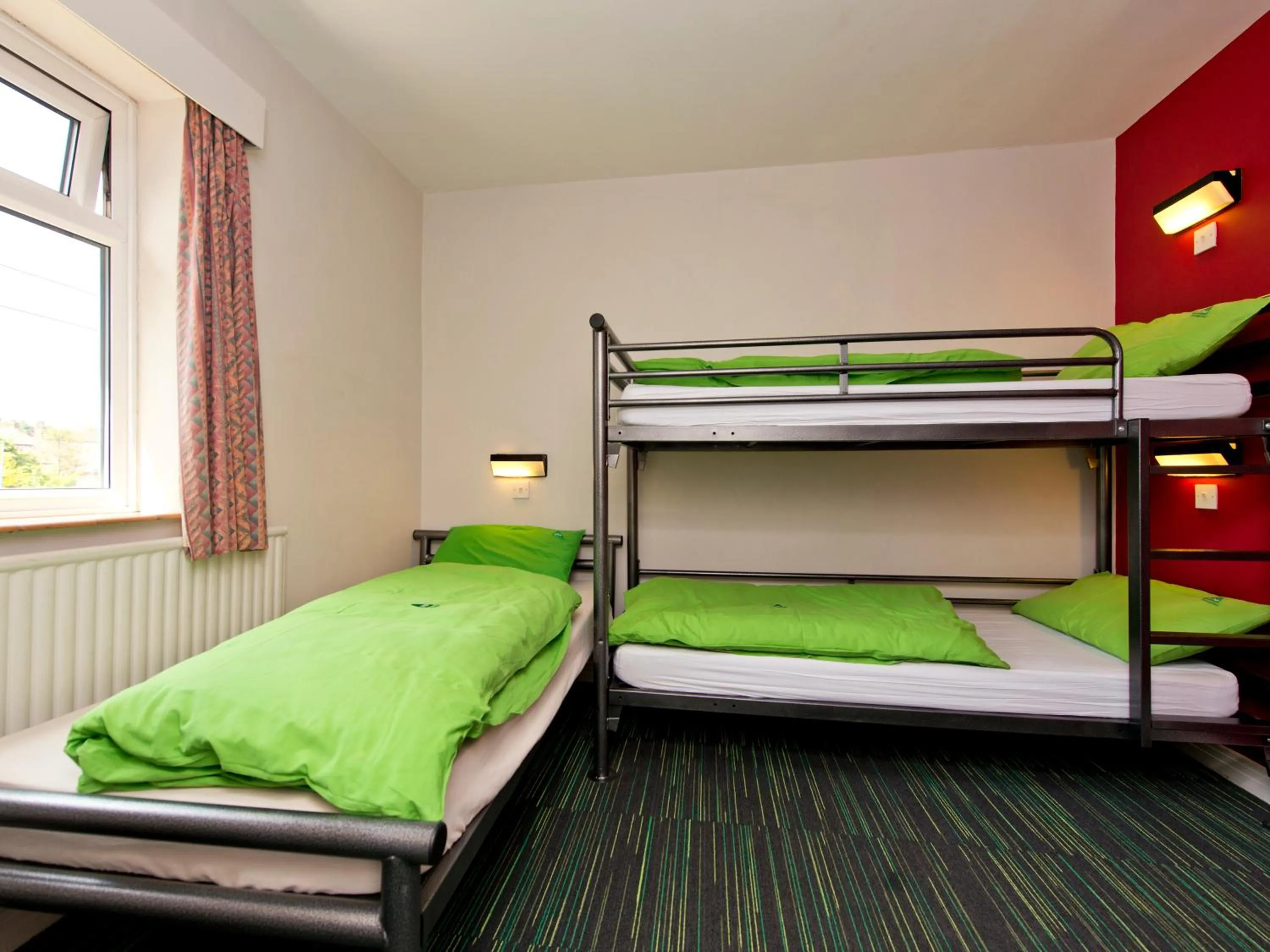 Bedroom, Bed in YHA Sheringham