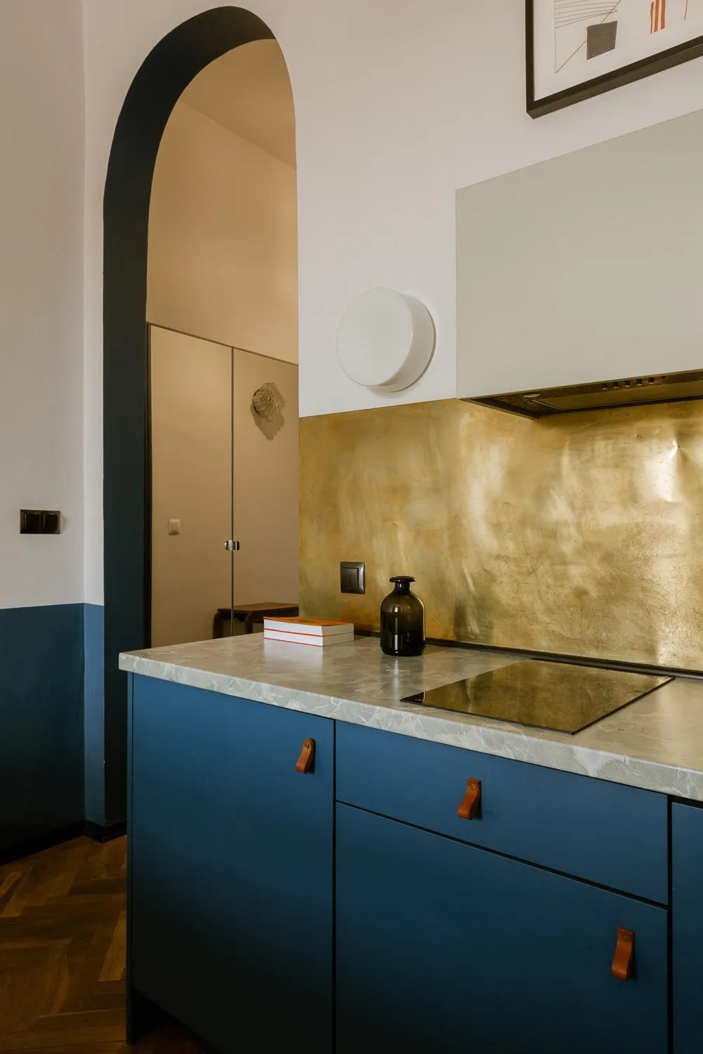 Kitchen or kitchenette in Aparthotel Nowy Świat 28