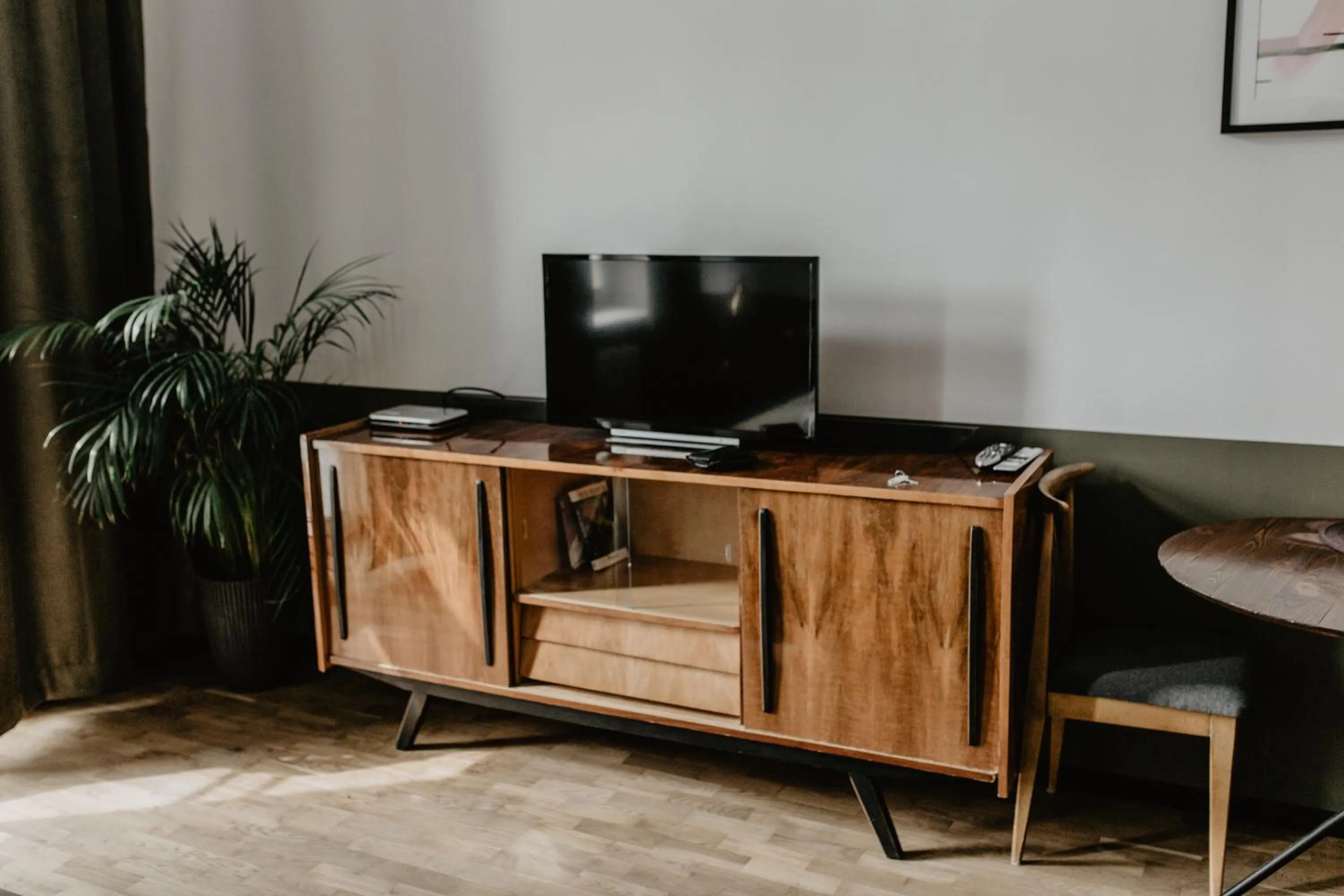 TV and multimedia in Aparthotel Nowy Świat 28