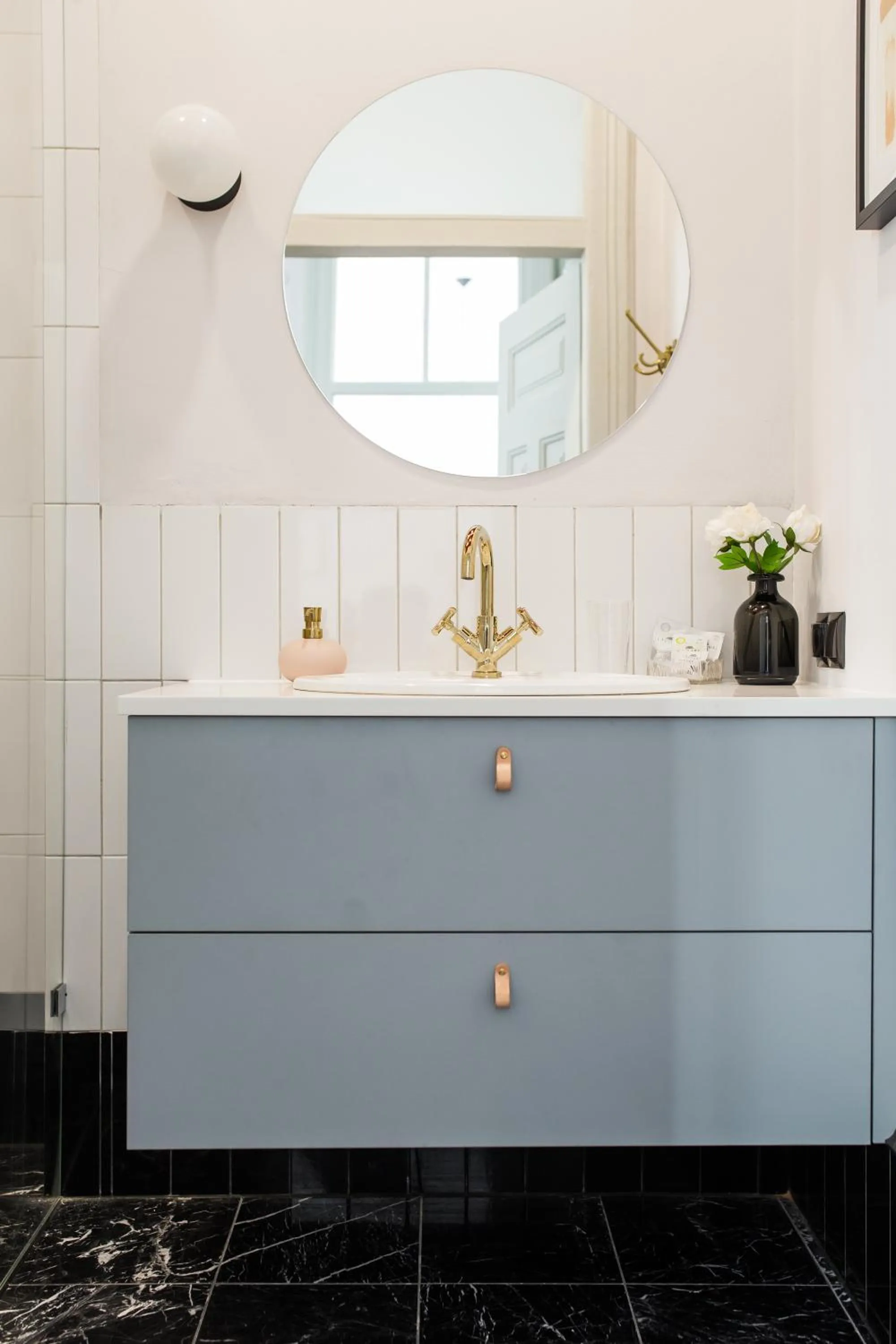 Bathroom in Aparthotel Nowy Świat 28