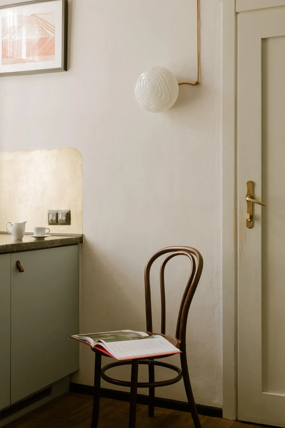 Kitchen or kitchenette in Aparthotel Nowy Świat 28