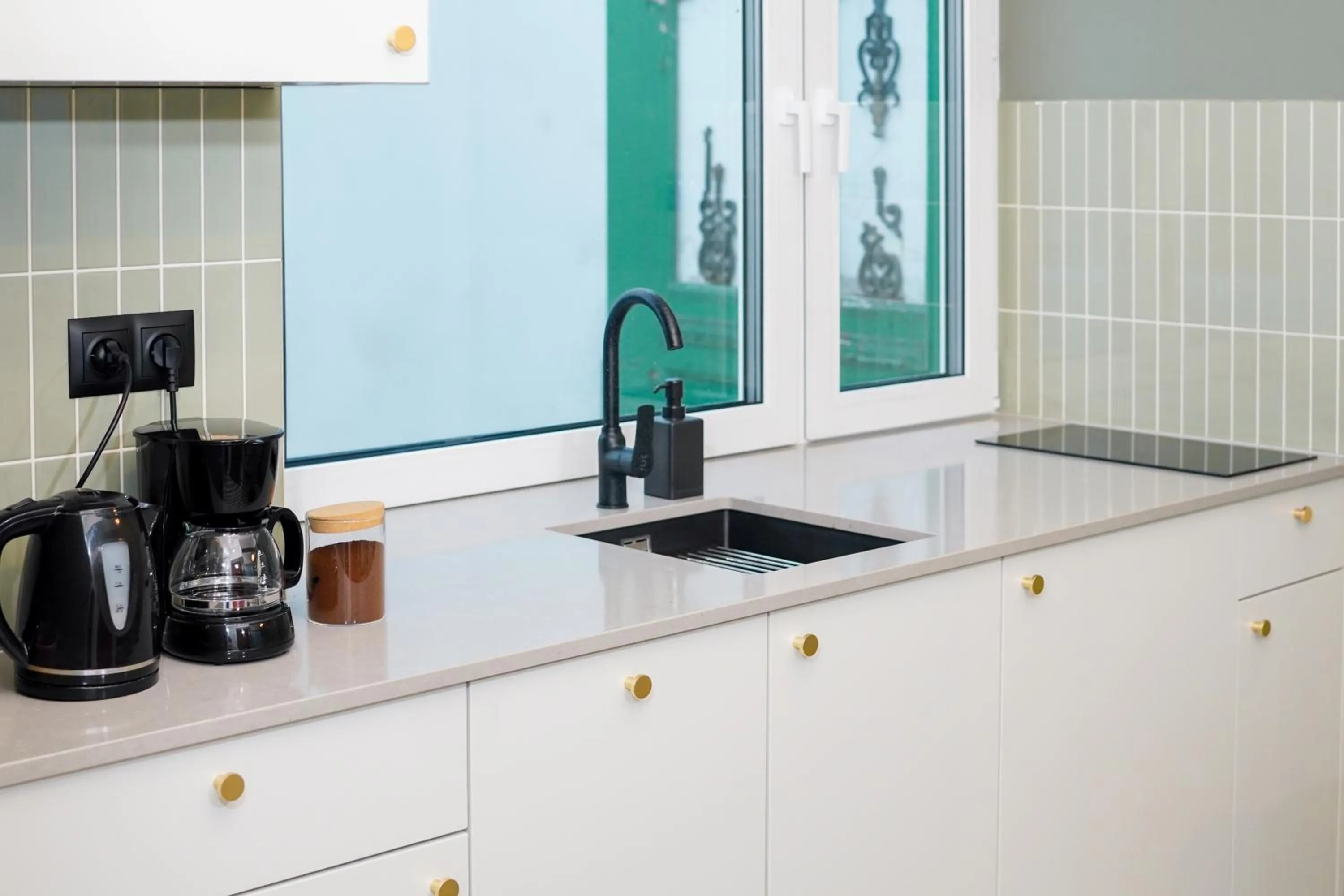 Coffee/tea facilities in Aparthotel Nowy Świat 28