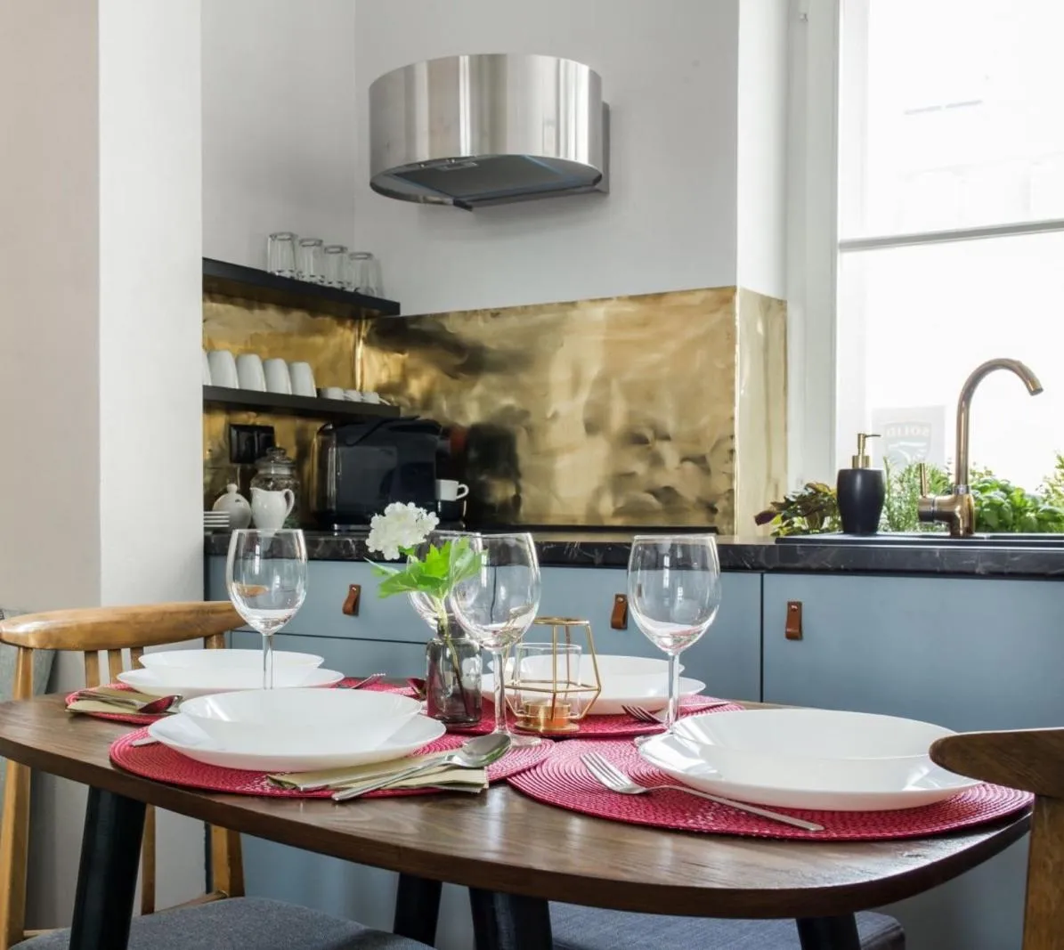 Kitchen or kitchenette in Aparthotel Nowy Świat 28