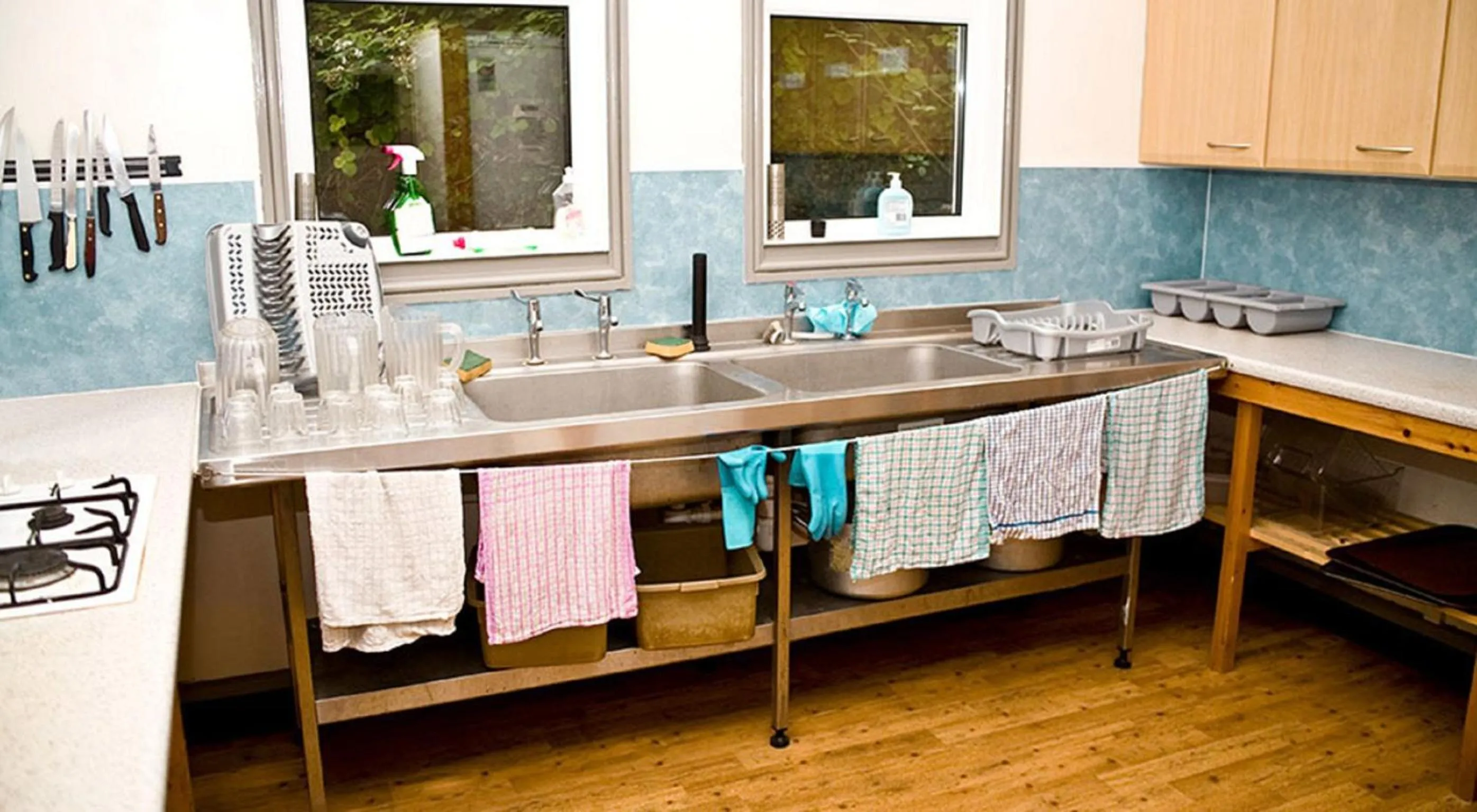 Kitchen or kitchenette in YHA Streatley on Thames