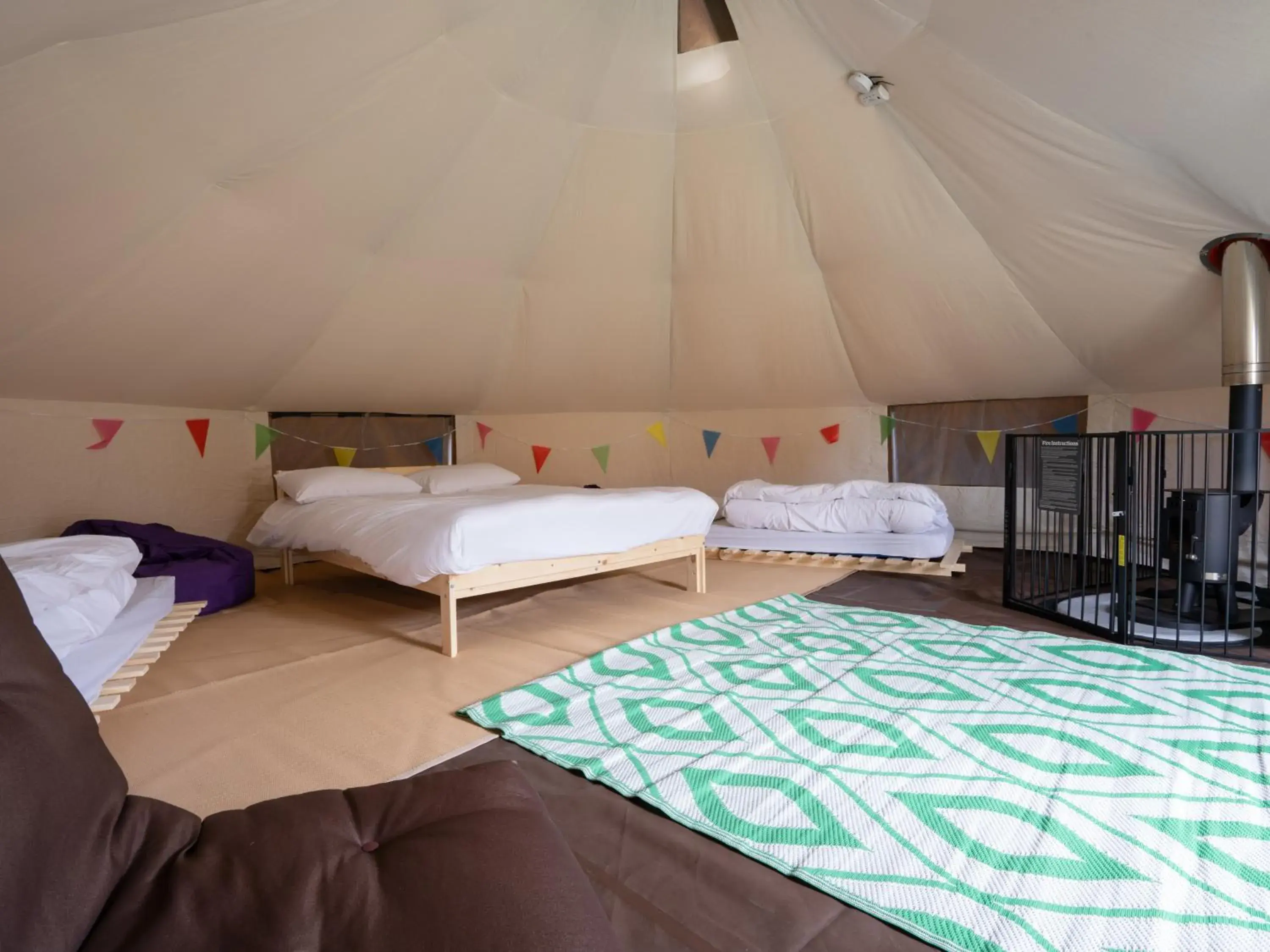 Bedroom, Bed in YHA Beer Bedroom, Bed in YHA Beer