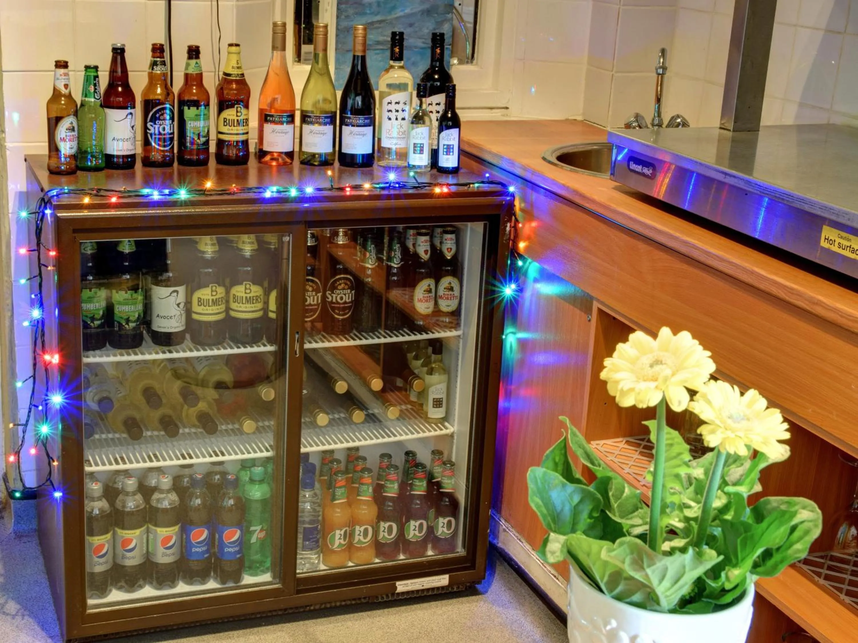 Food and drinks in YHA Beer