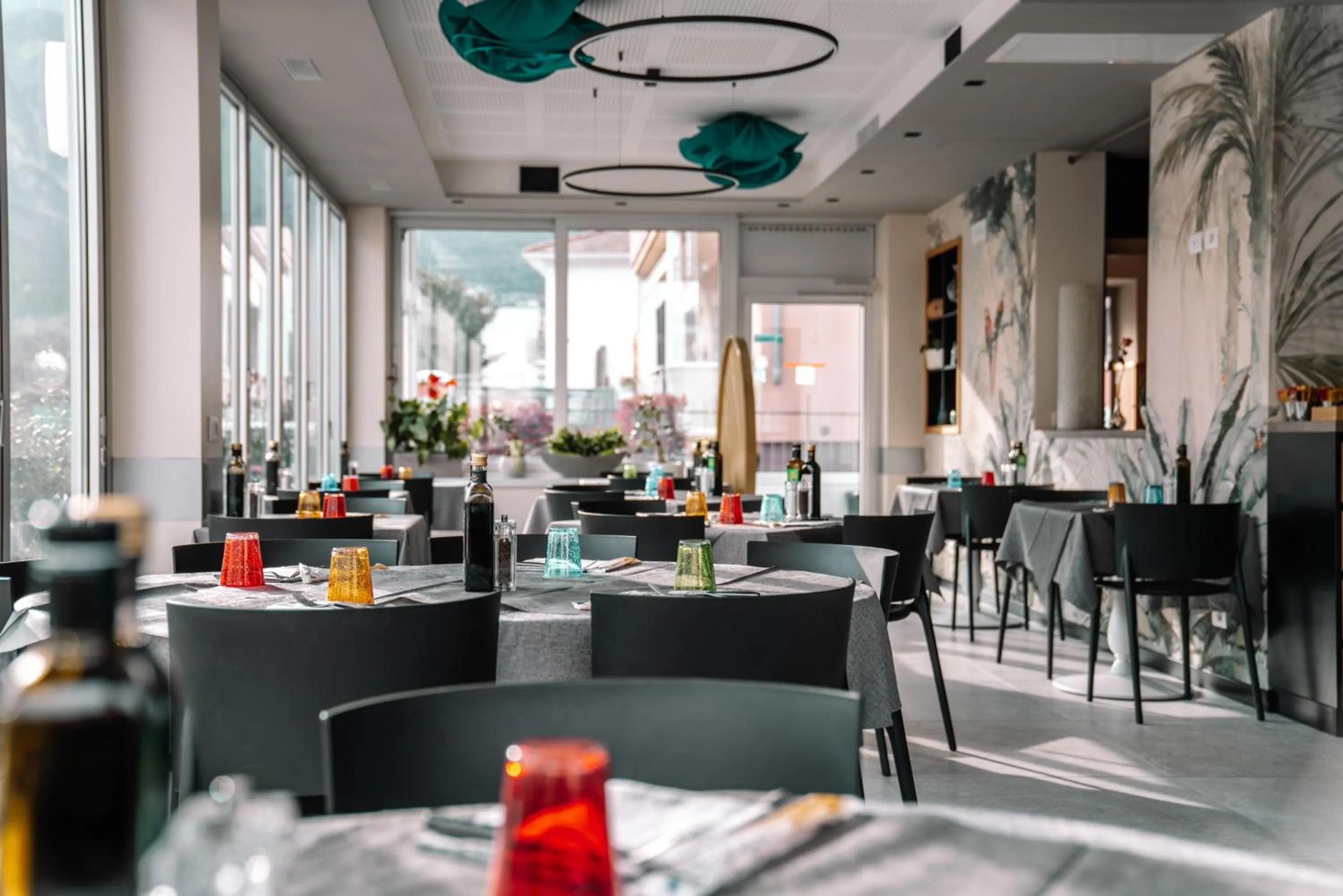 Restaurant/places to eat in Hotel Rolly