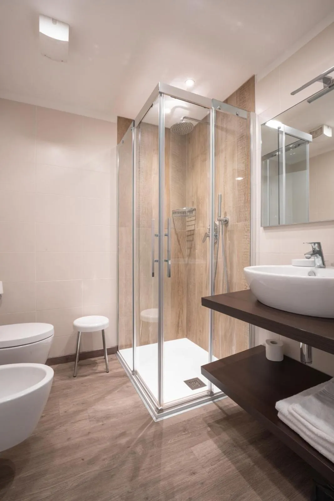 Shower in Hotel Rolly