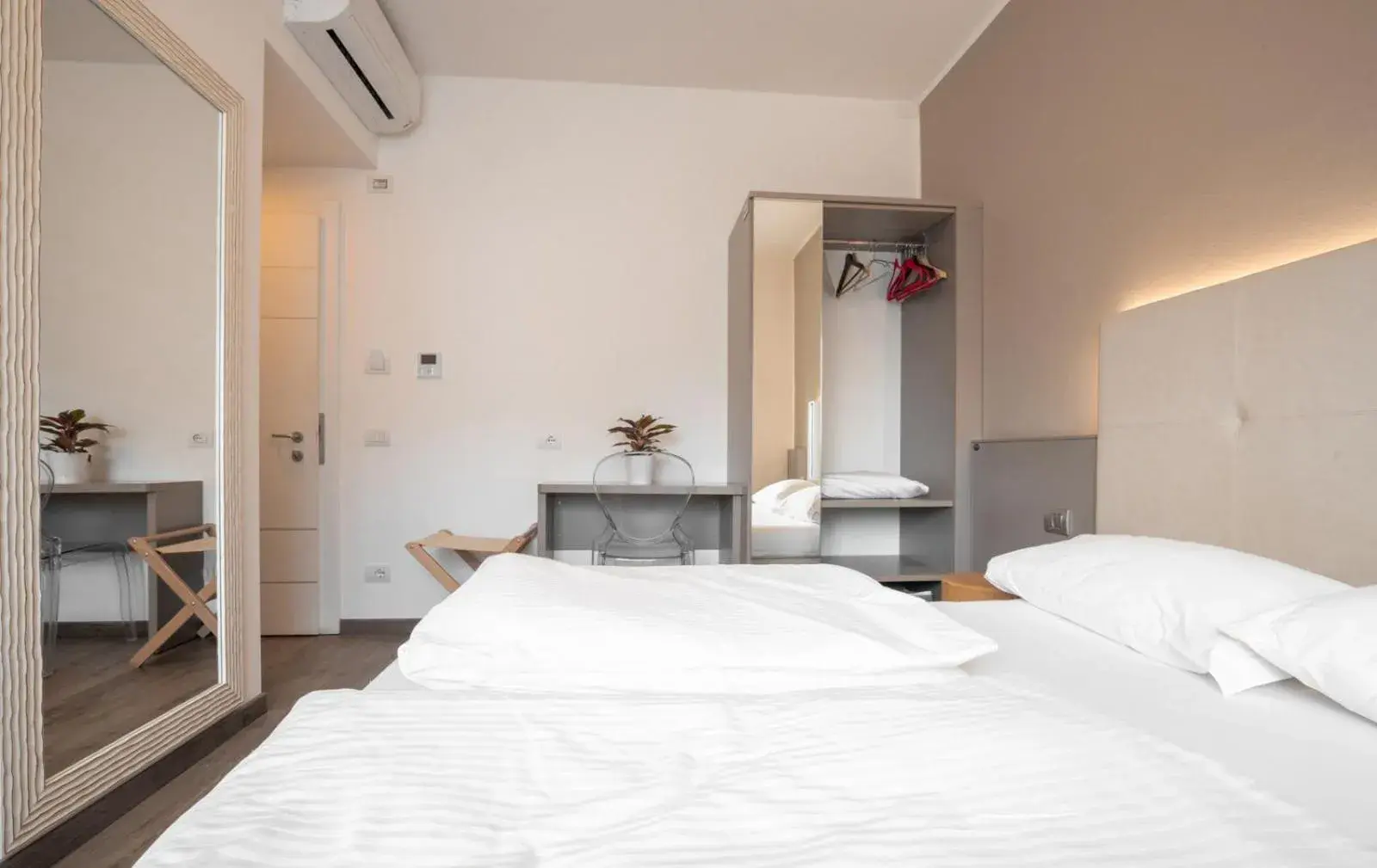 Double or Twin Room - single occupancy in Hotel Rolly Double or Twin Room - single occupancy in Hotel Rolly