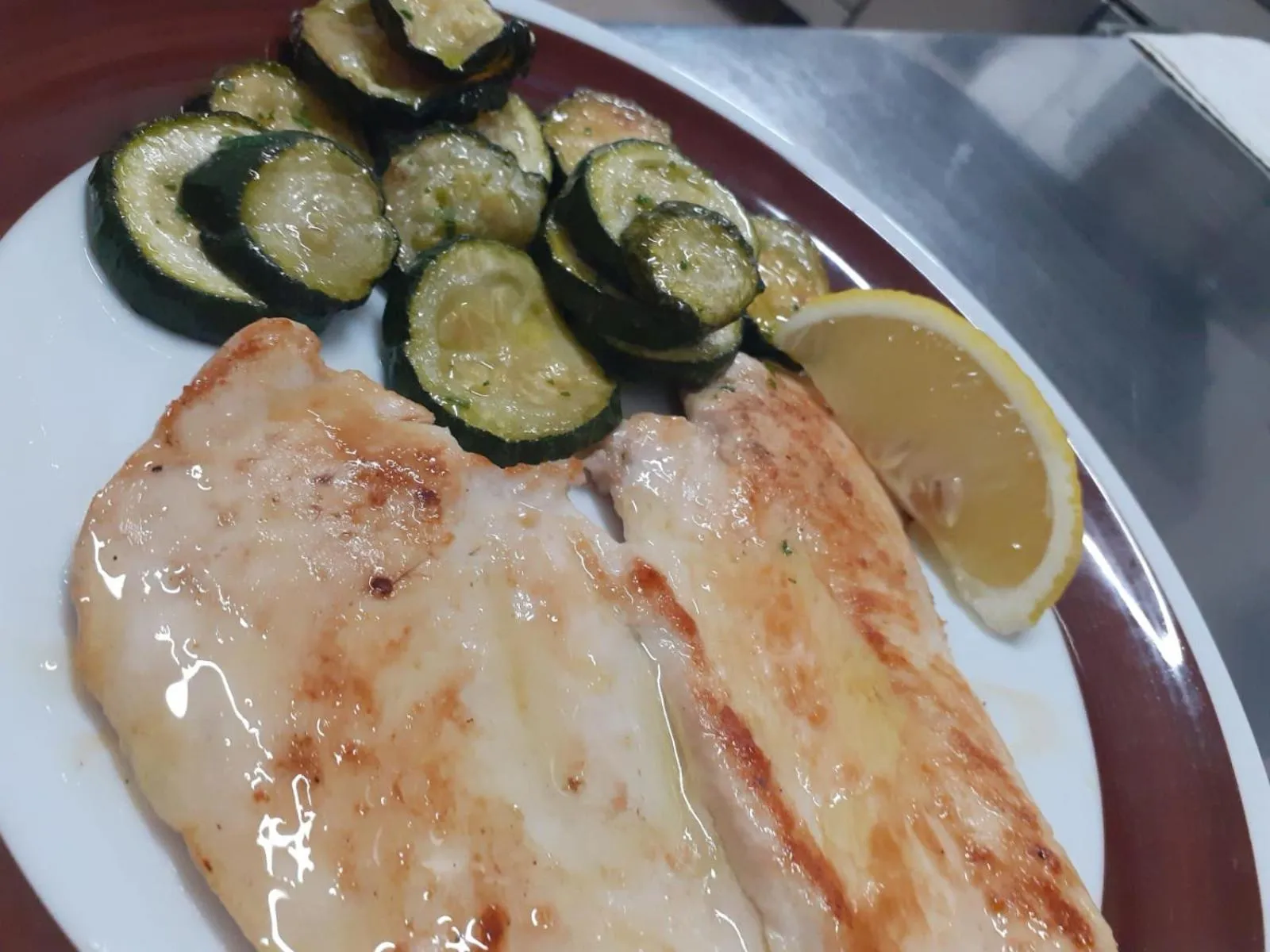 Restaurant/places to eat in Hotel Fleming