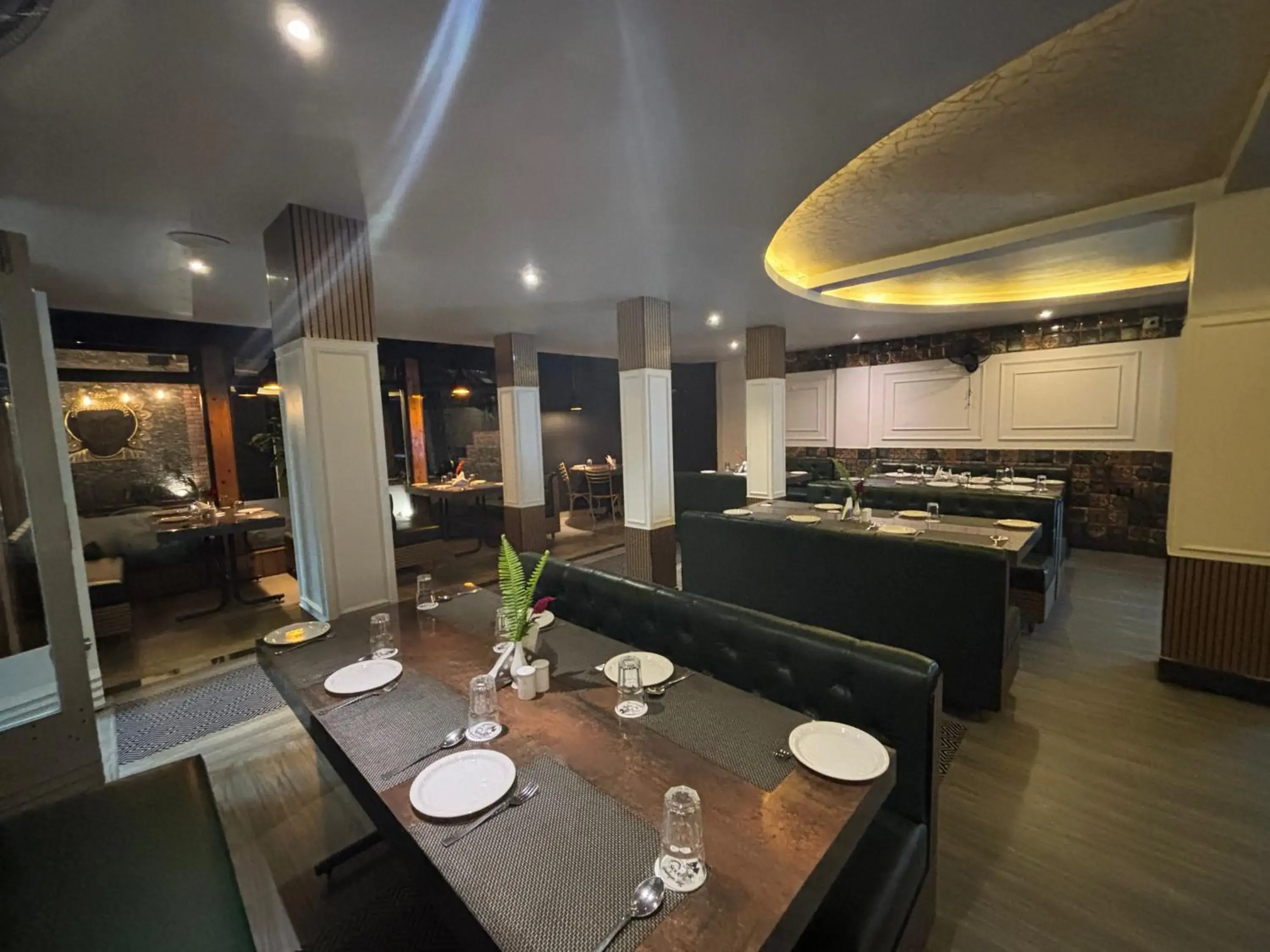 Restaurant/places to eat in Sood's Himalayan Vista Restaurant/places to eat in Sood's Himalayan Vista