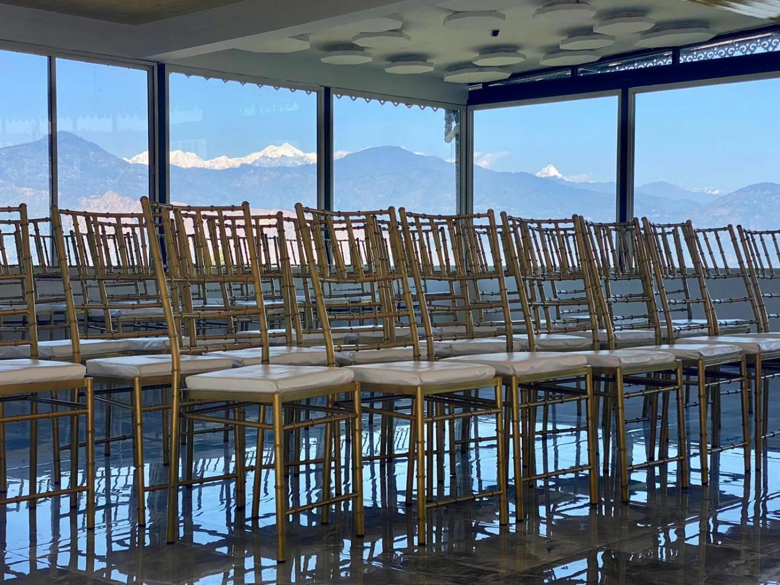 Meeting/conference room in Sood's Himalayan Vista